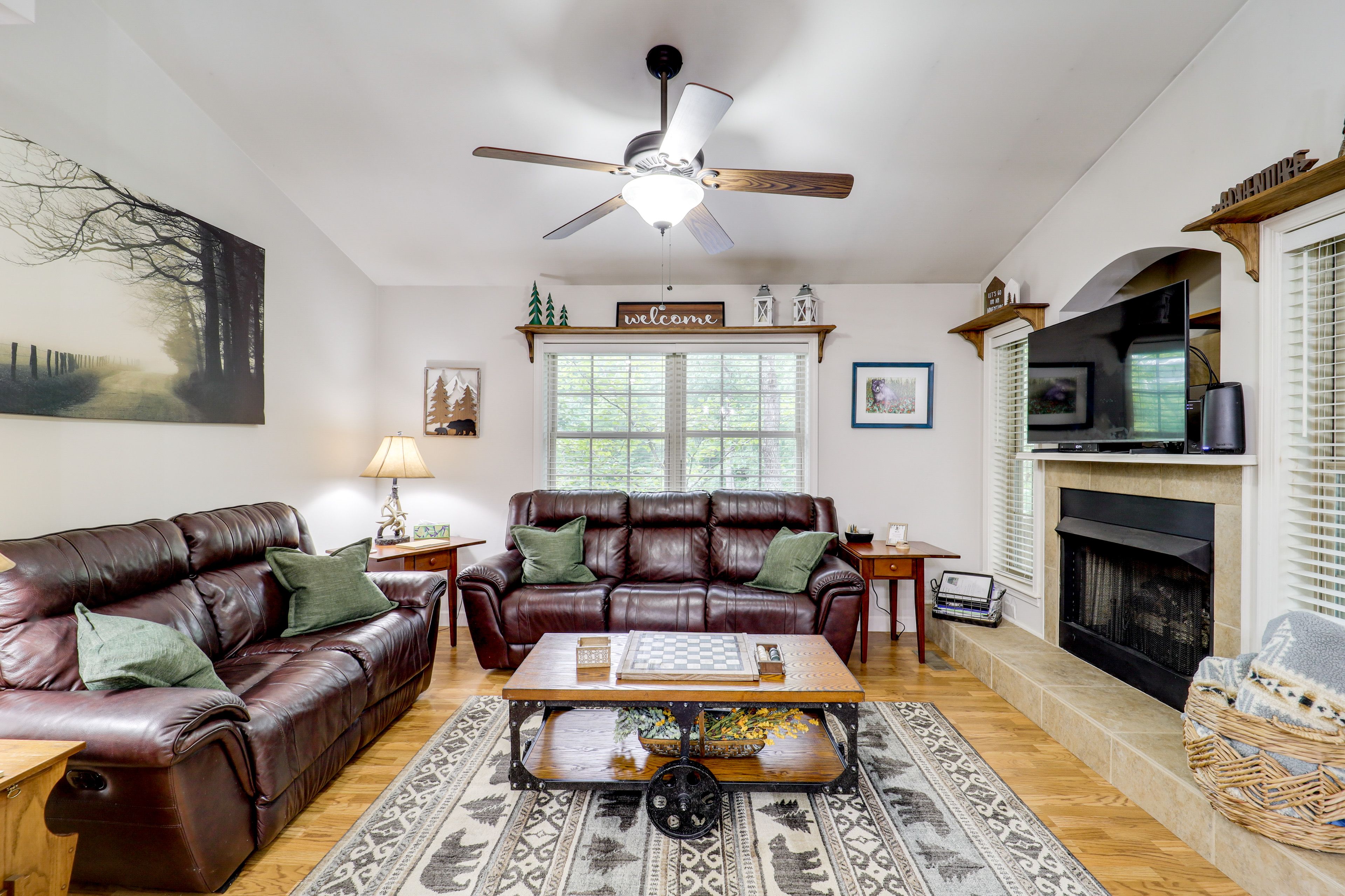 Living Room | Free WiFi | Central Heating & A/C | Smart TV | Main Floor