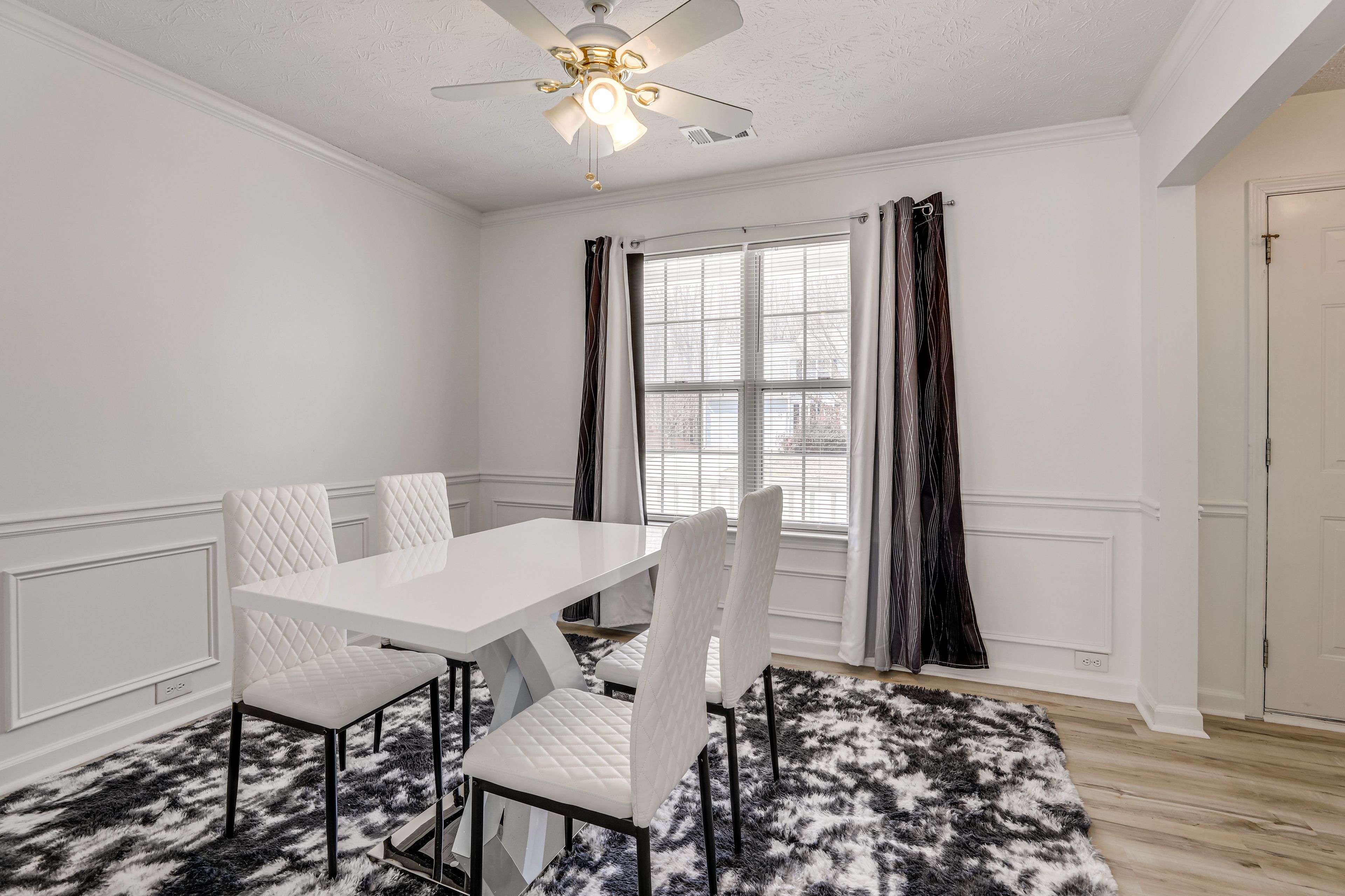 Formal Dining Area | 1st Floor