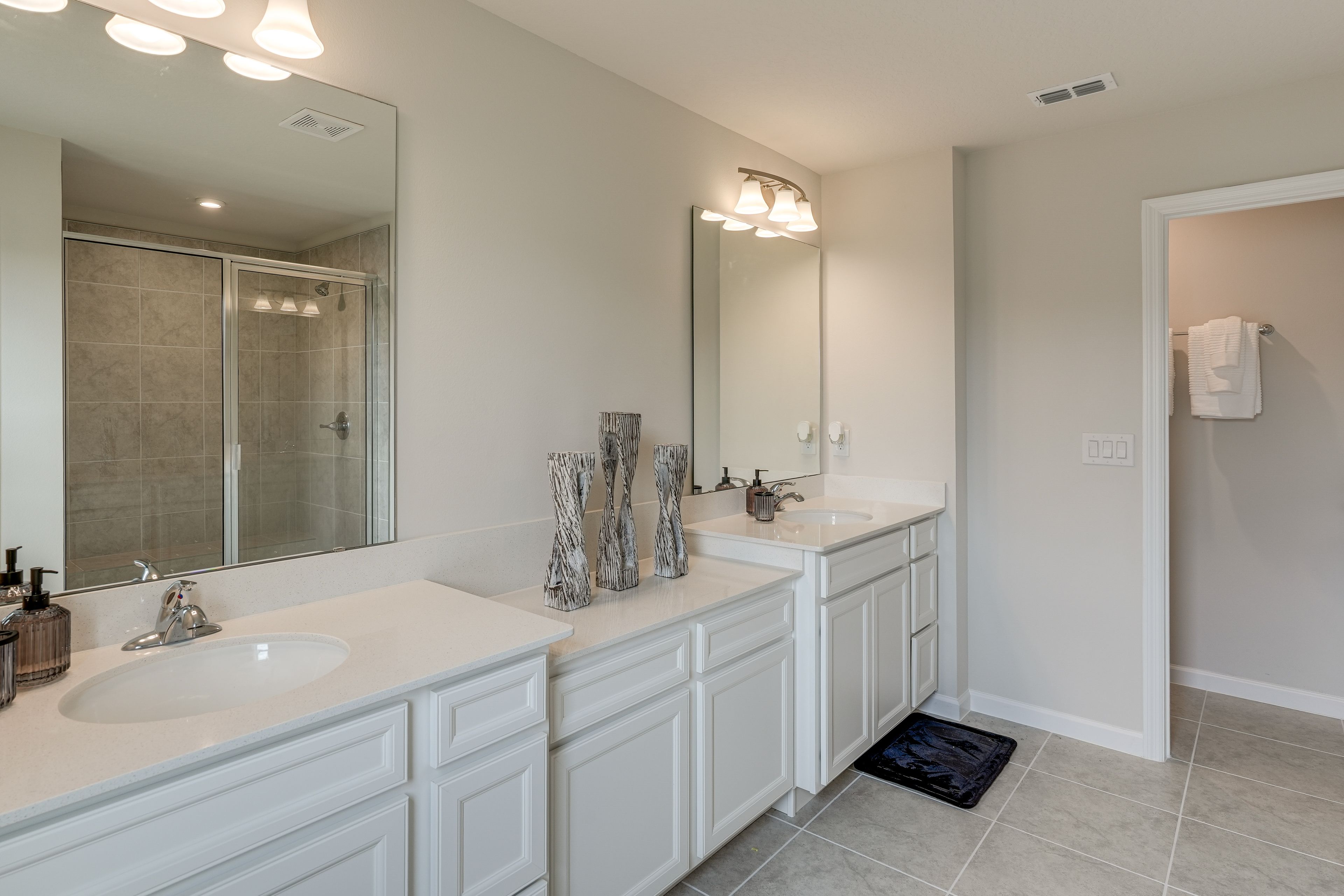 Full Bathroom | 2nd Floor
