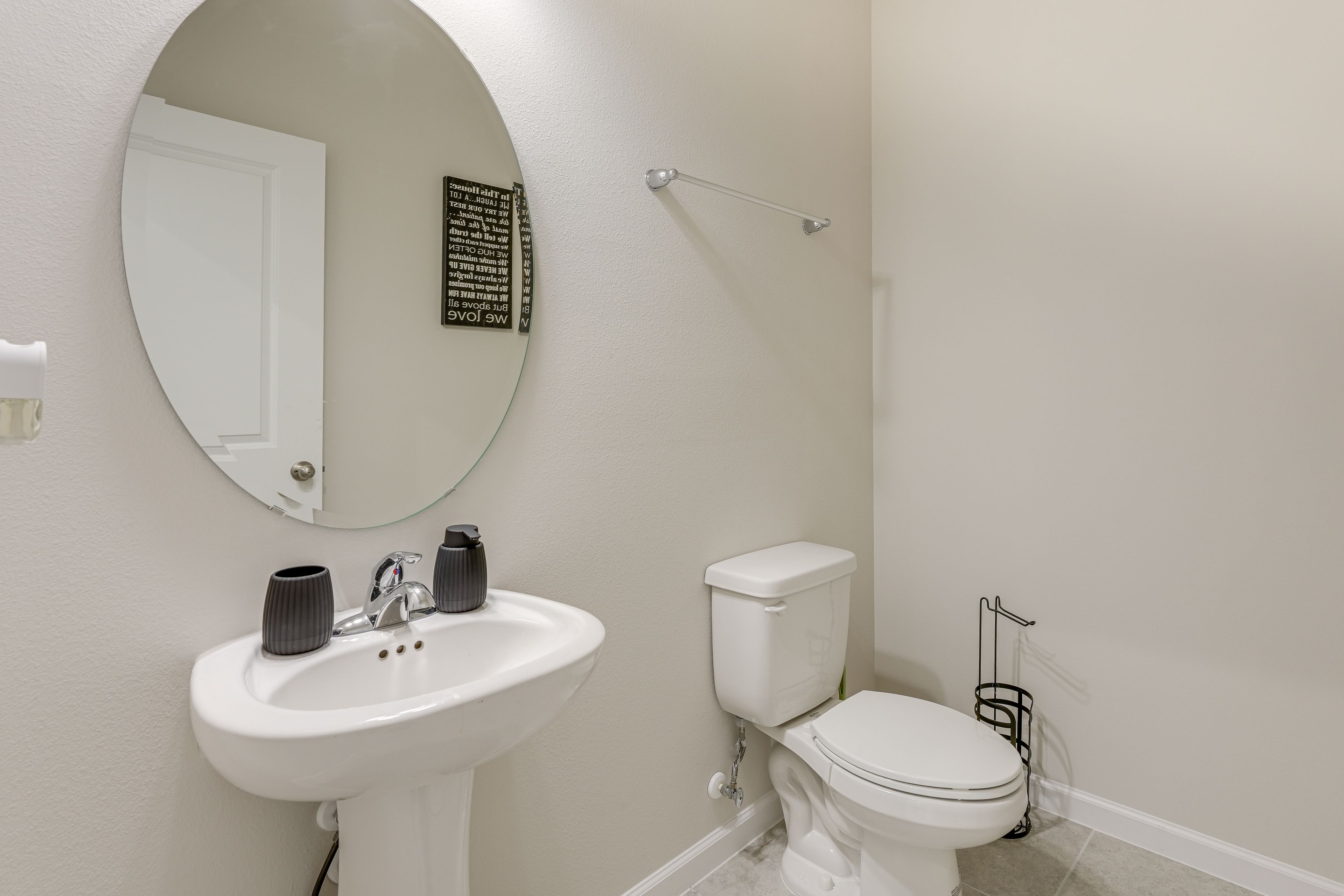 Half Bathroom | 1st Floor | Complimentary Toiletries | Towels Provided