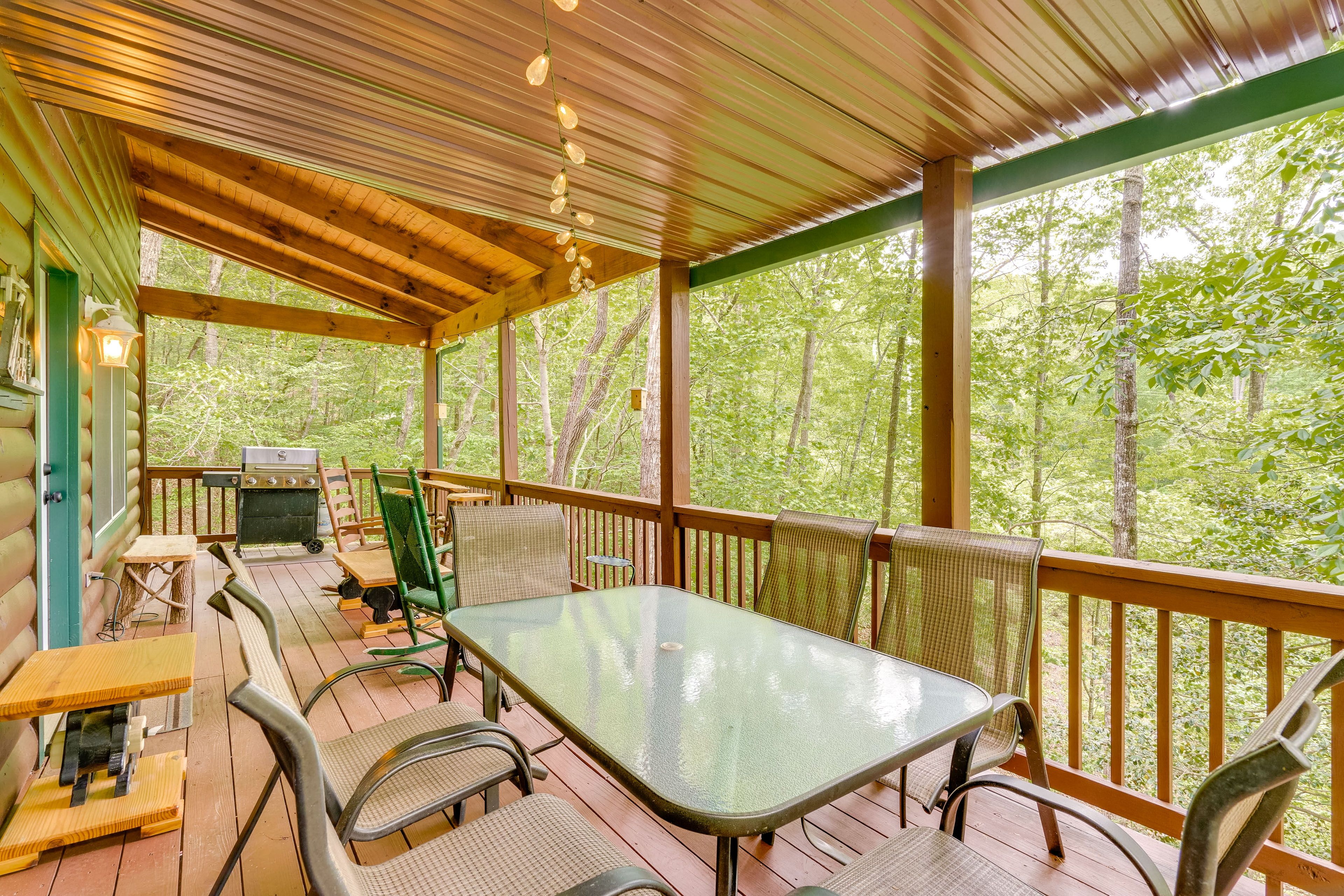 Murphy Vacation Rental | 2BR | 3BA | 1,900 Sq Ft | Step-Free Entry