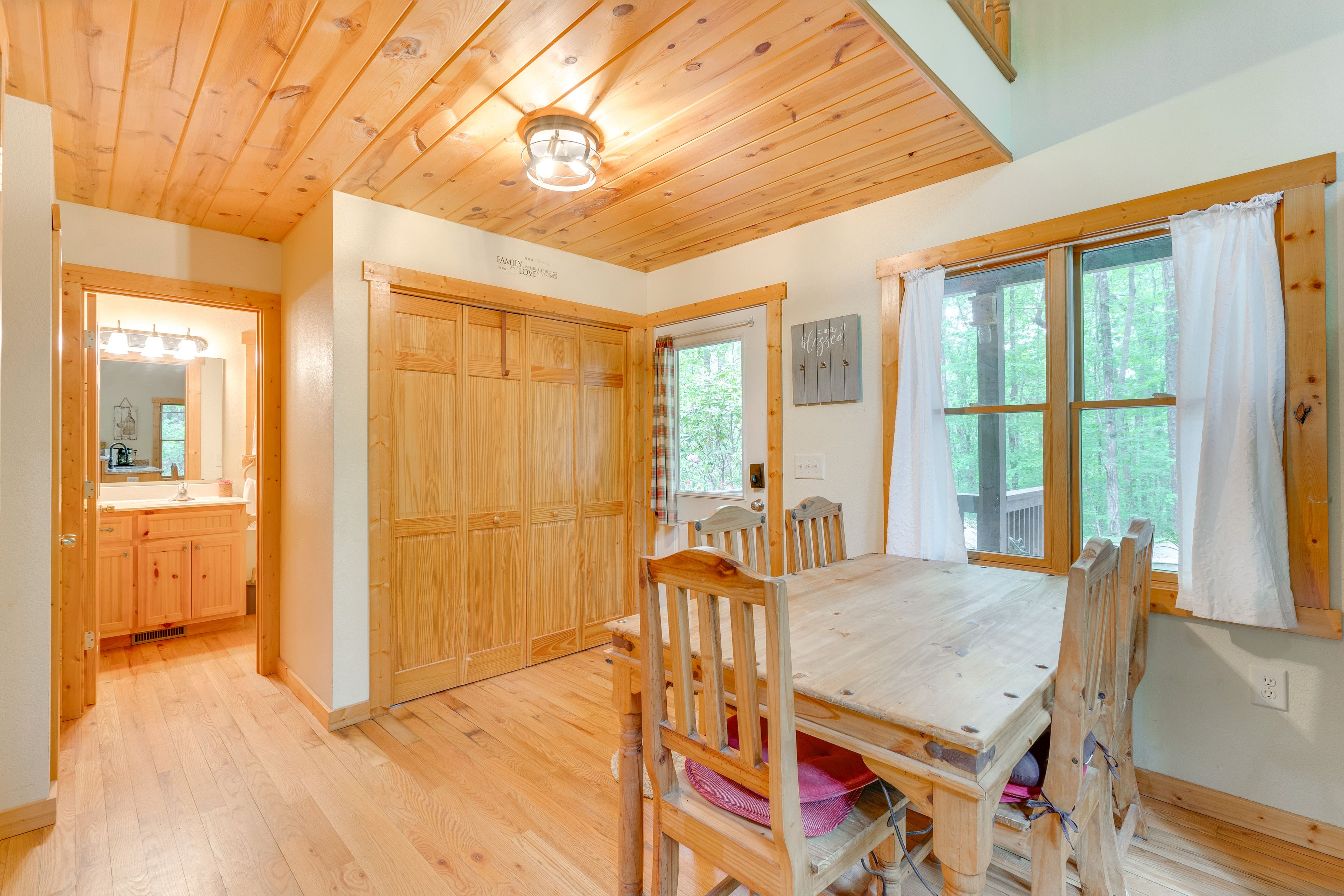 Dining Area | Main Level