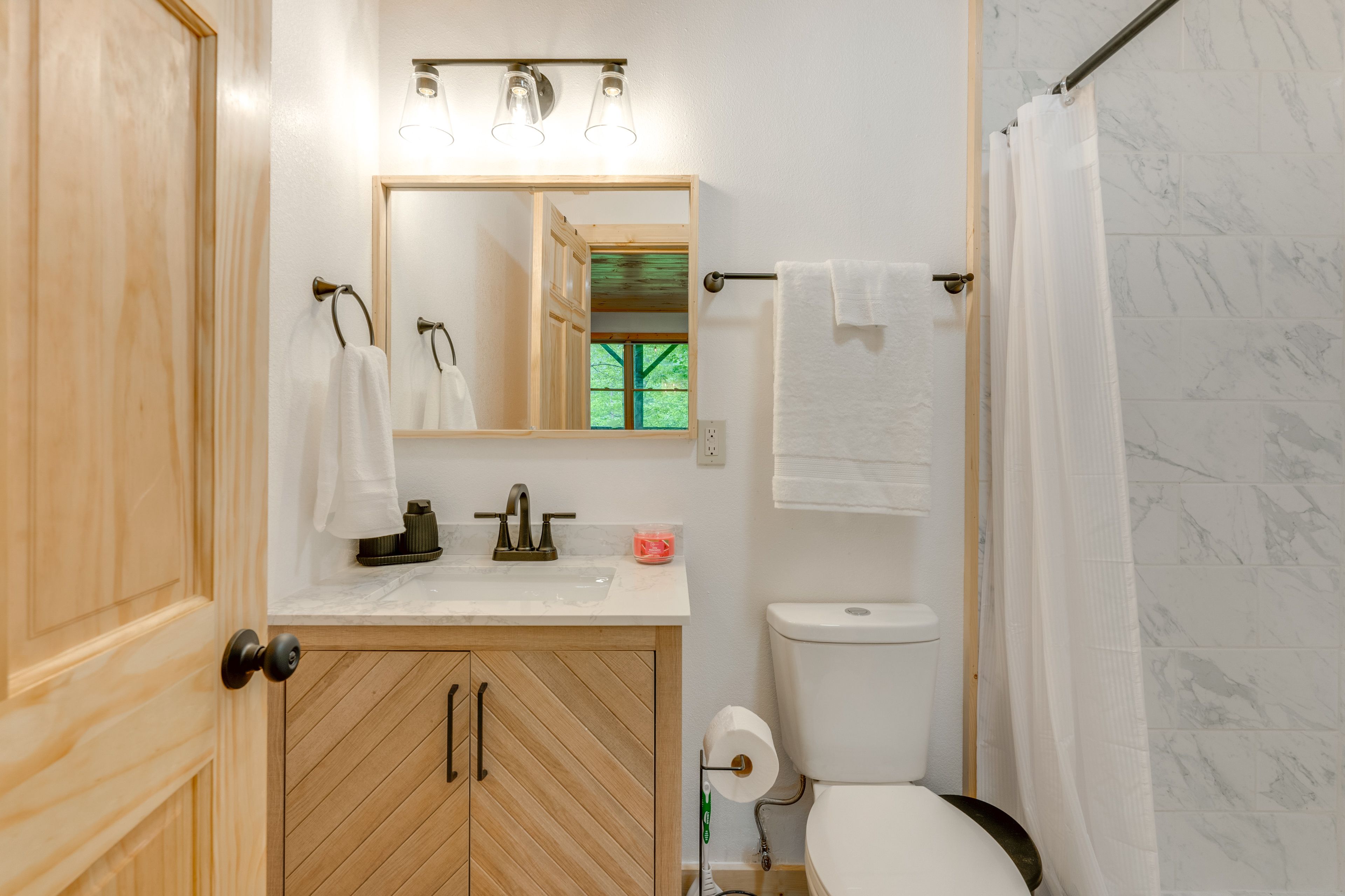 Full Bathroom | Lower Level