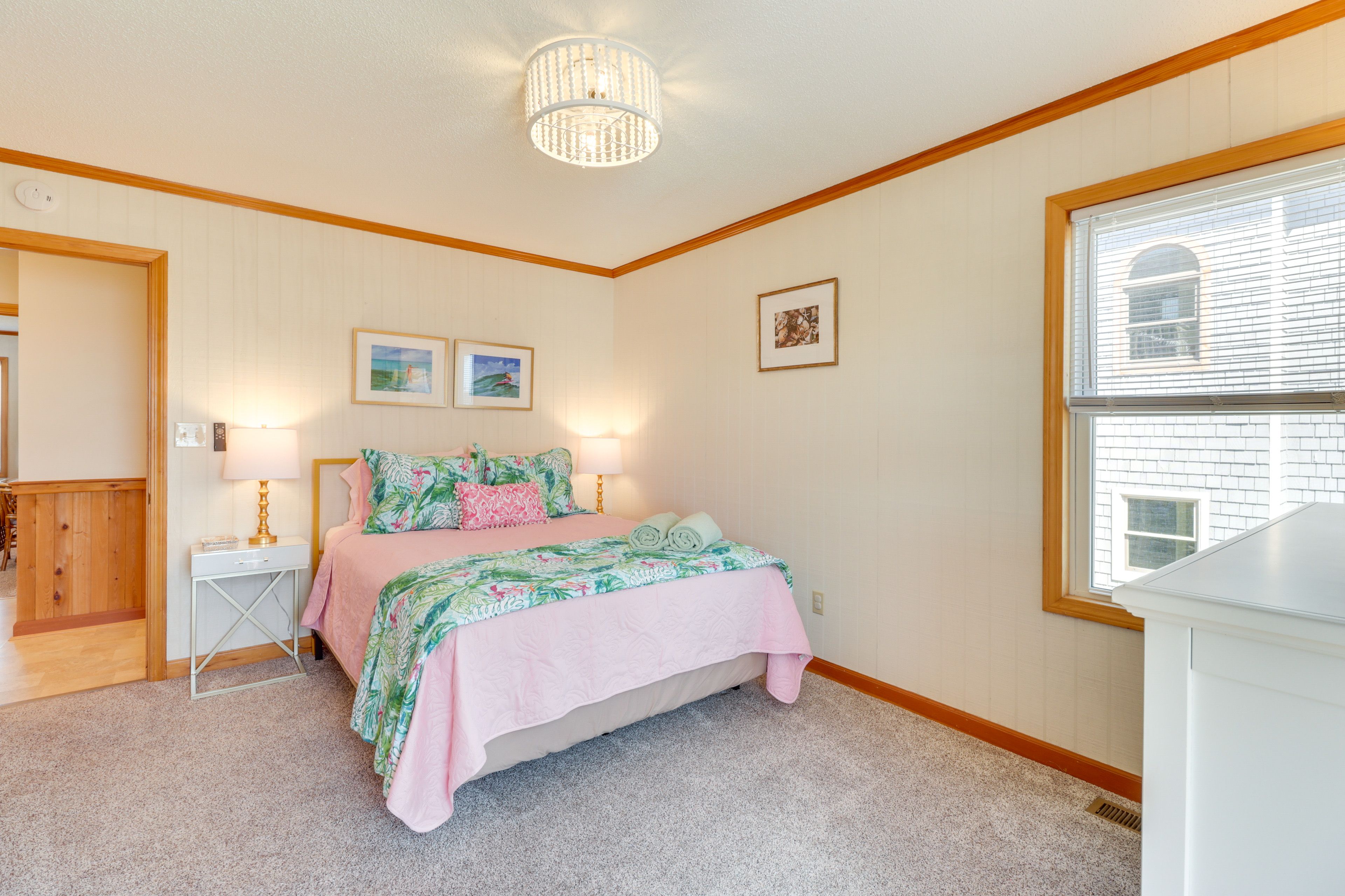 Bedroom 2 | Queen Bed | 1st Floor