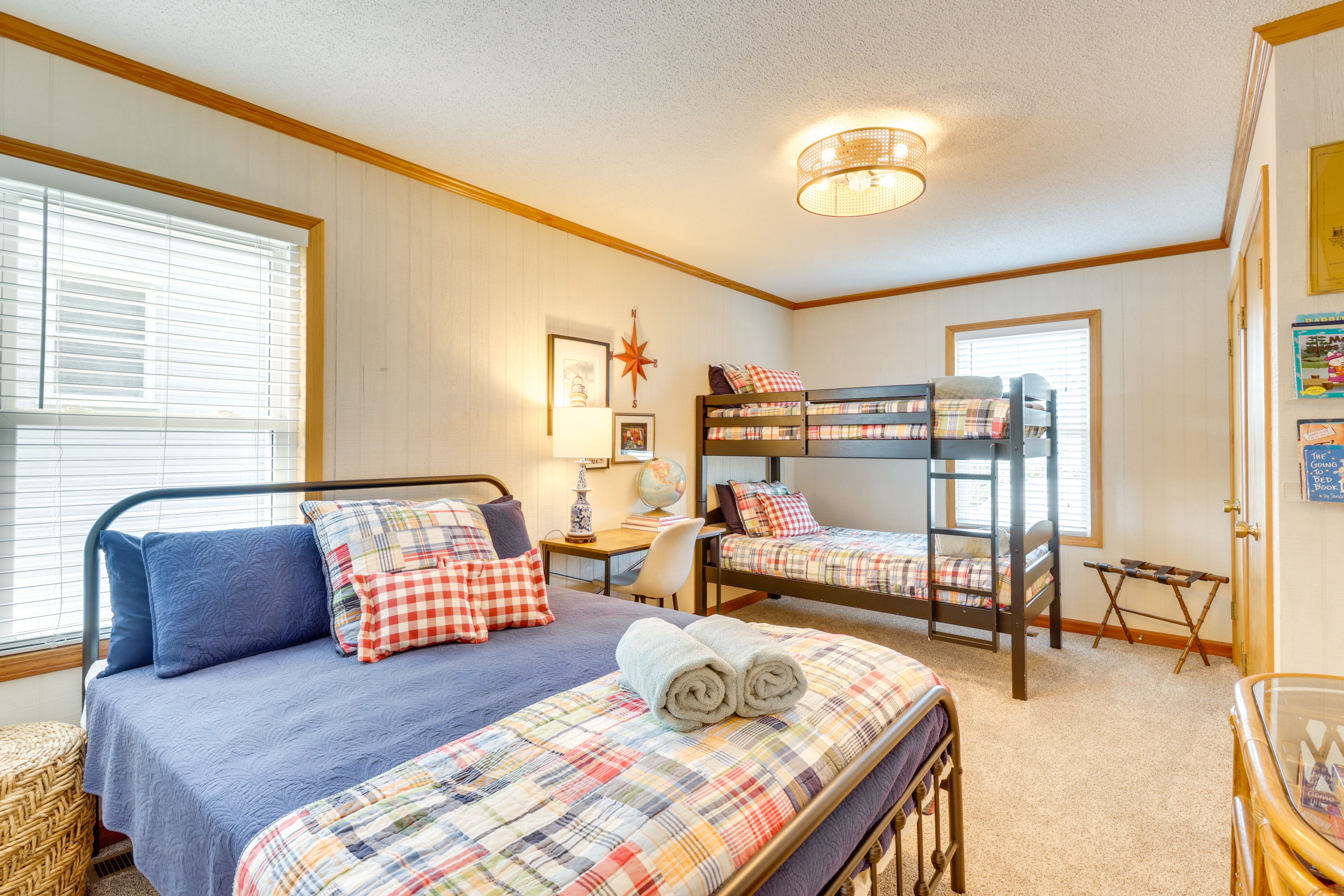 Bedroom 4 | Queen Bed | Twin Bunk Bed | 1st Floor