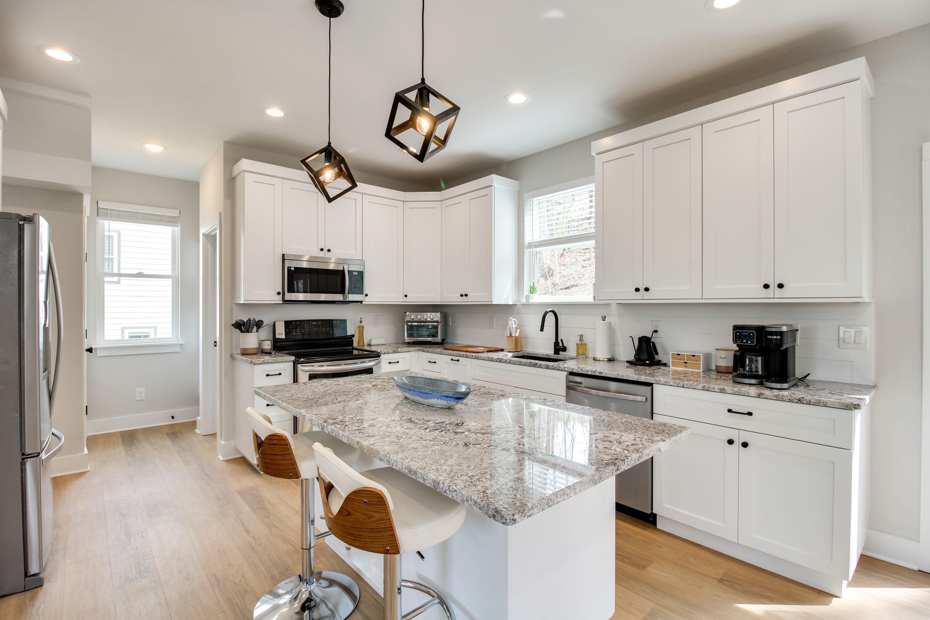 Kitchen | Dual Drip/Pod Coffee Maker | Dishwasher | Tea Kettle | 1st Floor