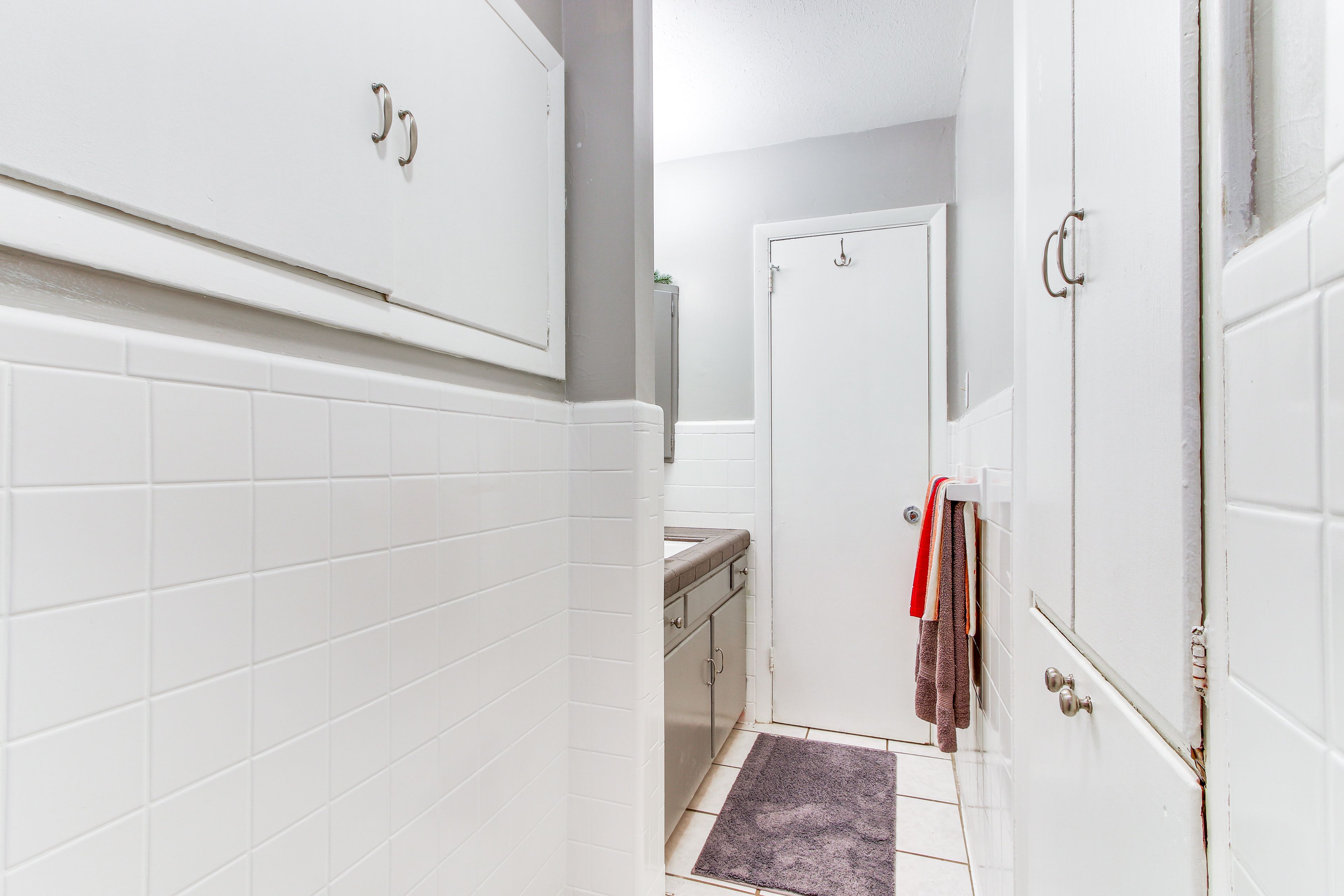 Full Bathroom | Towels Provided
