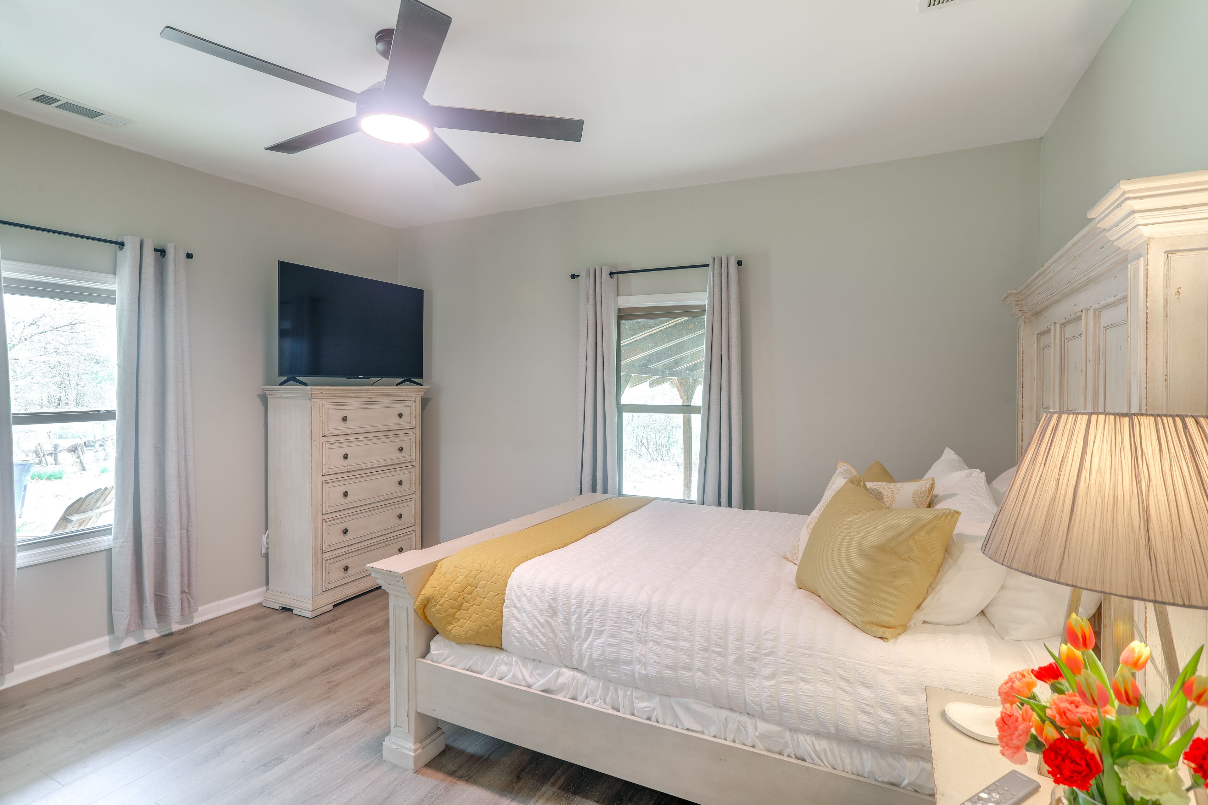 Bedroom 1 | Queen Bed | Linens Provided