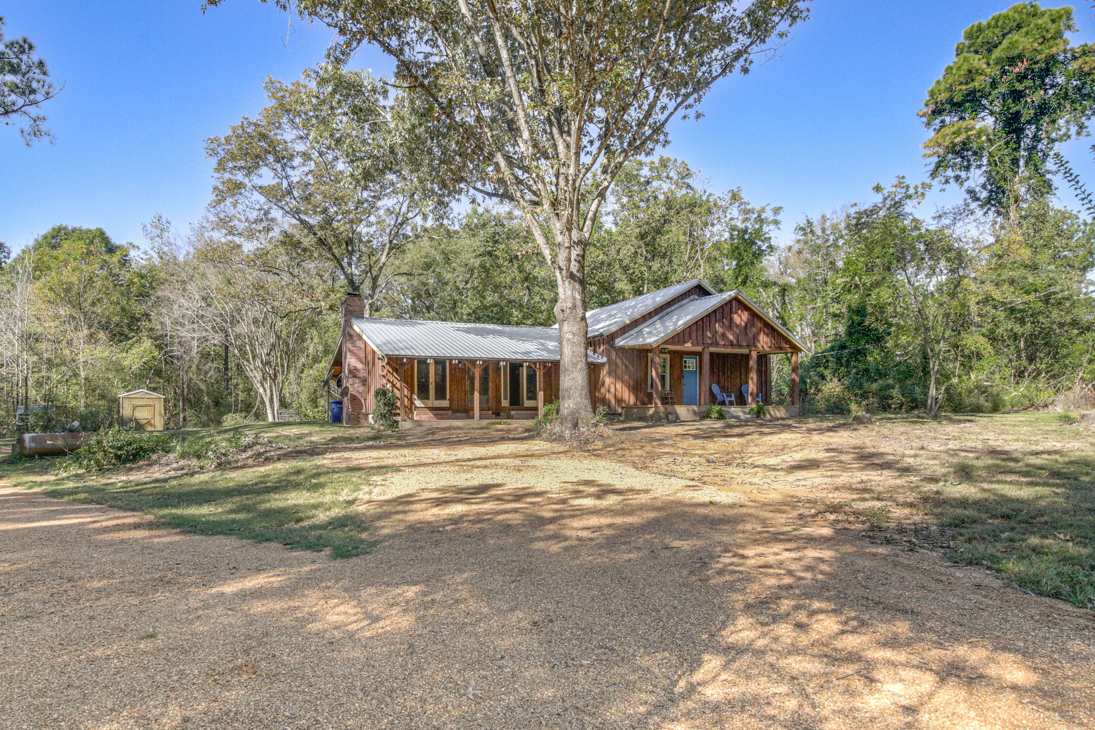 Parking | Gravel Driveway (4 Vehicles) | Boat Parking Allowed