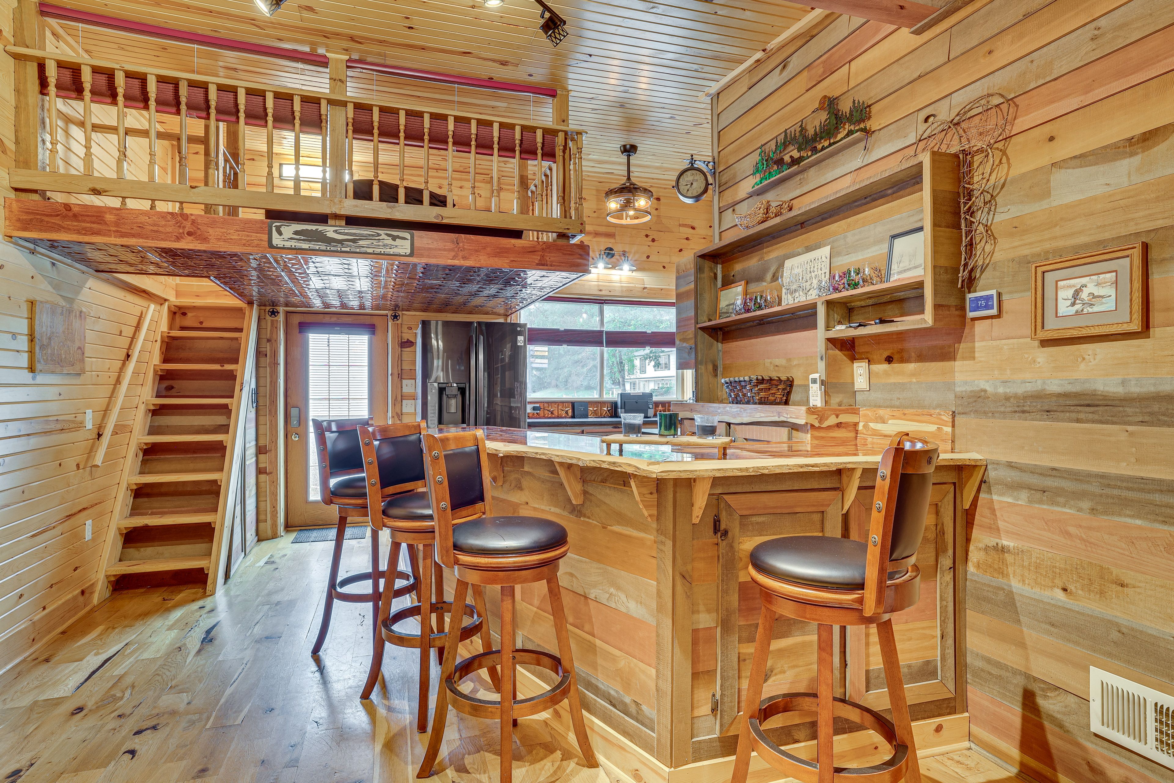 Dining Area | Main Level