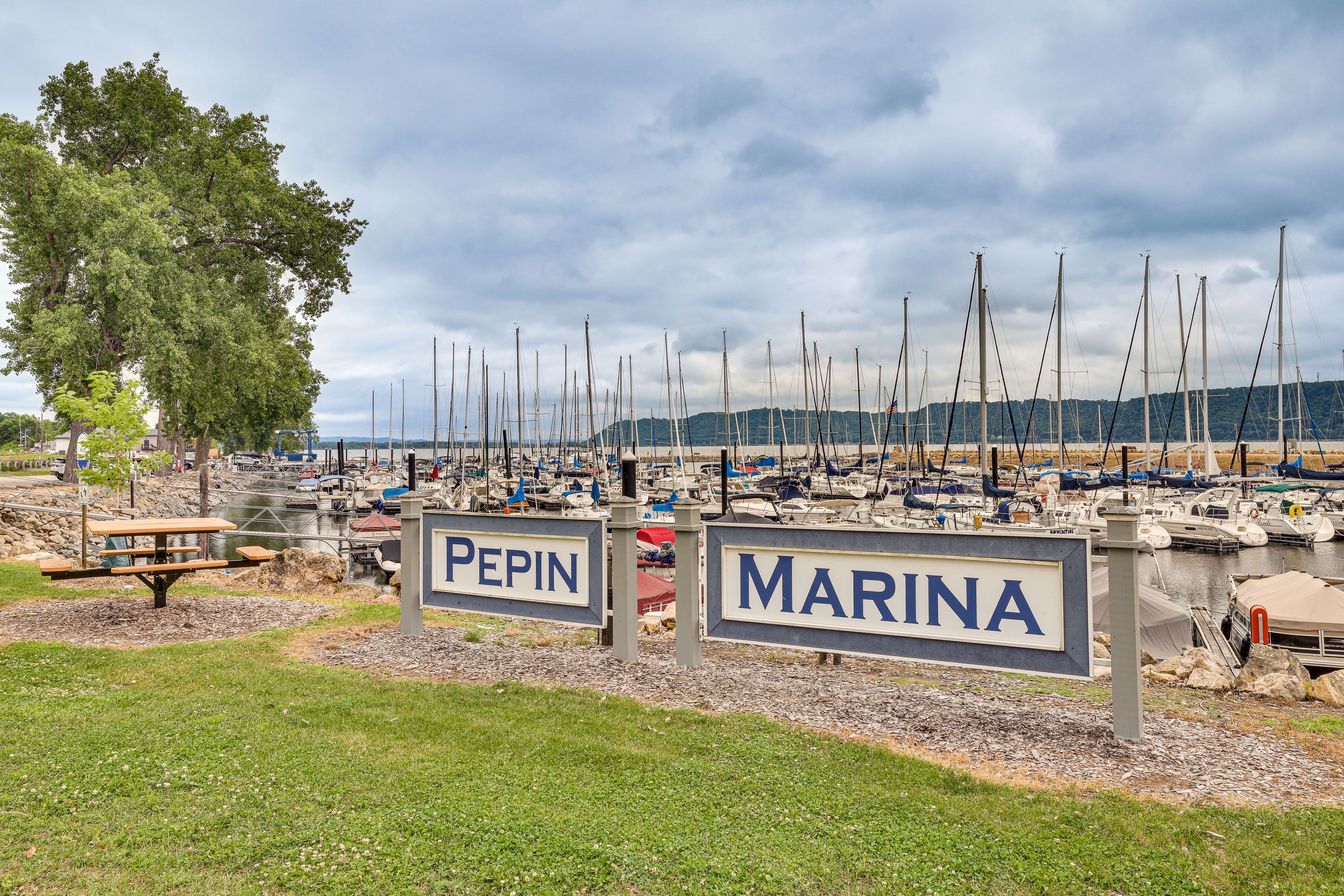 1 Block to Marina