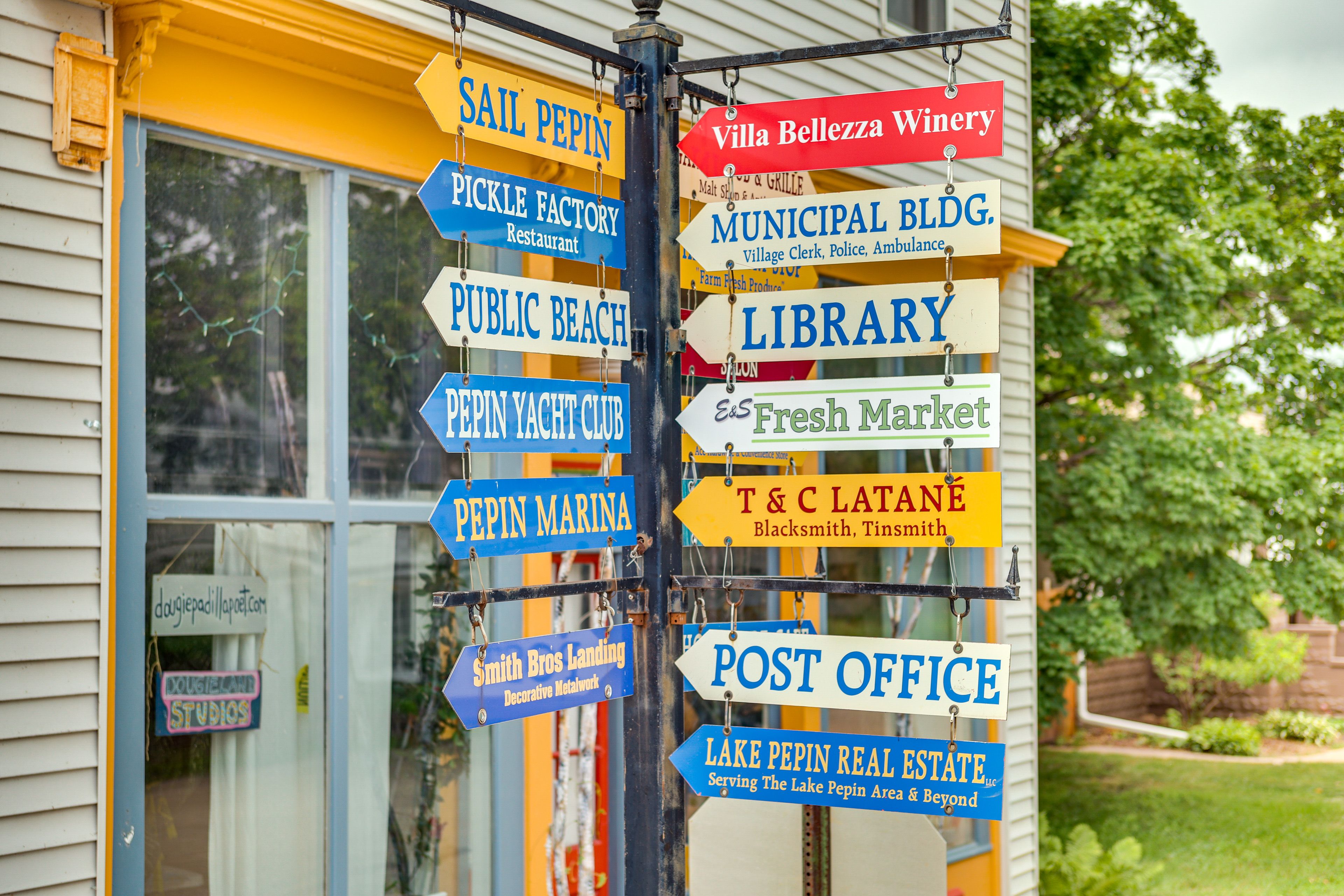 Walk to Shops, Restaurants & More