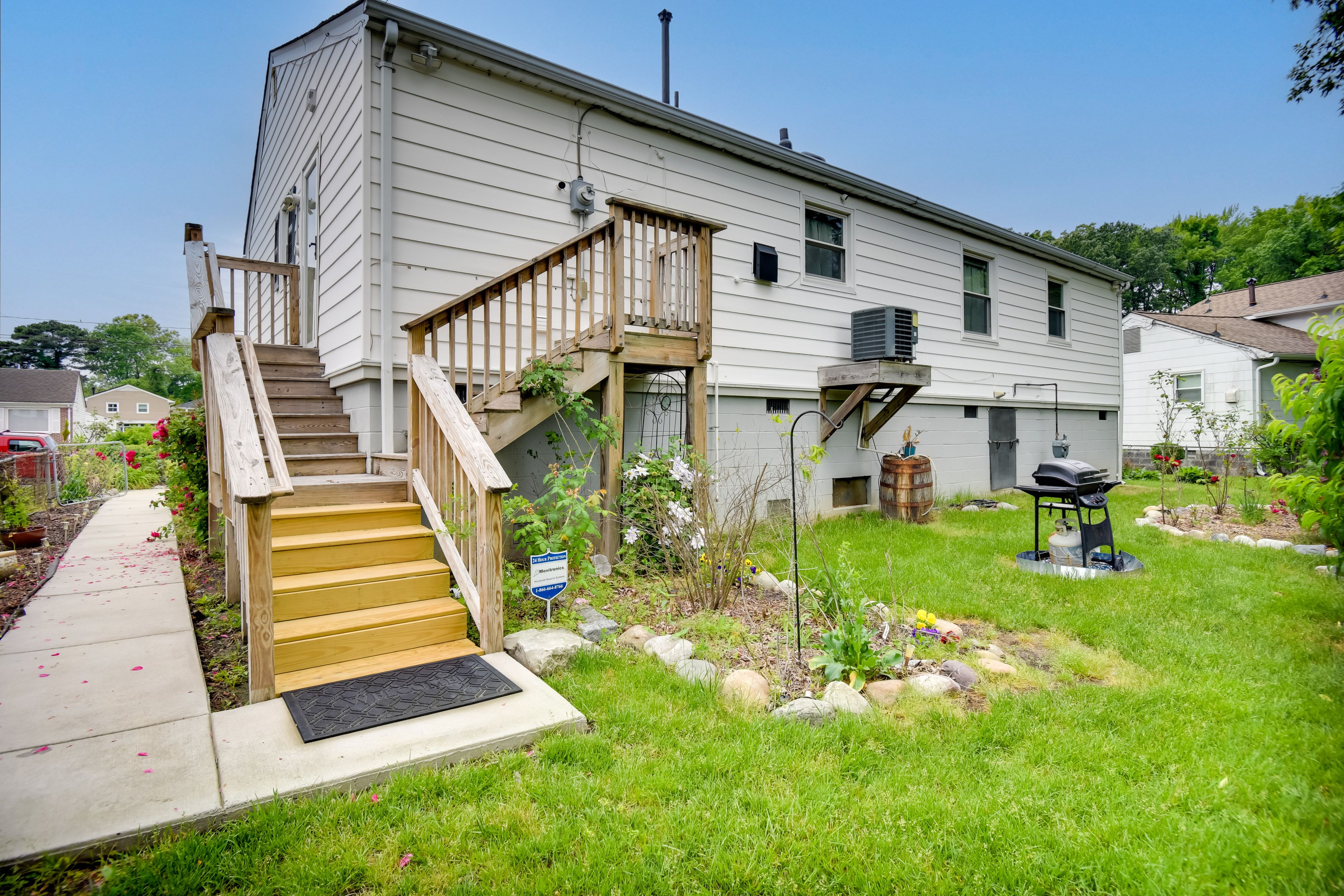 Fenced-In Yard | Garden | Gas Grill (Propane Provided)