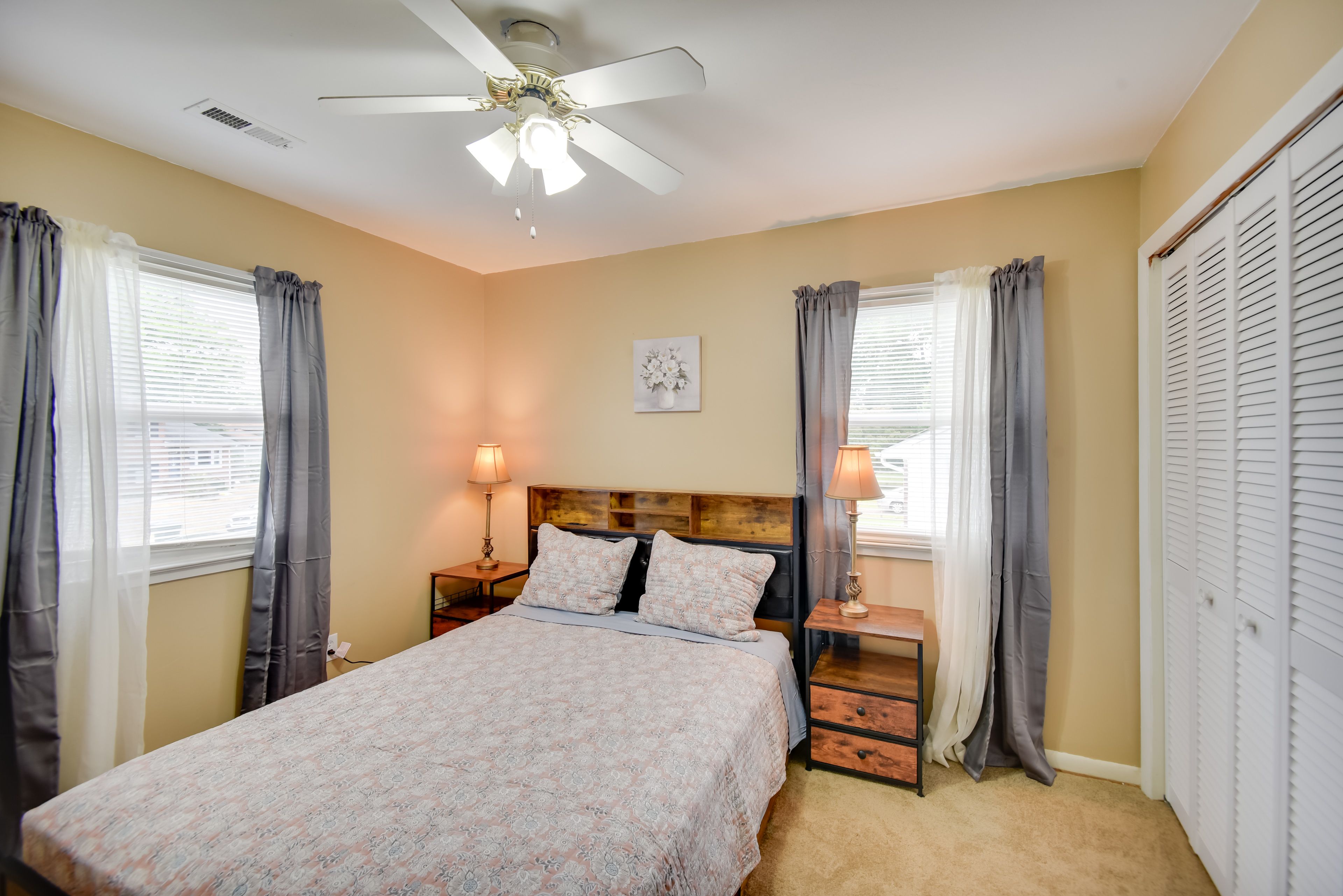 Bedroom 2 | Queen Bed