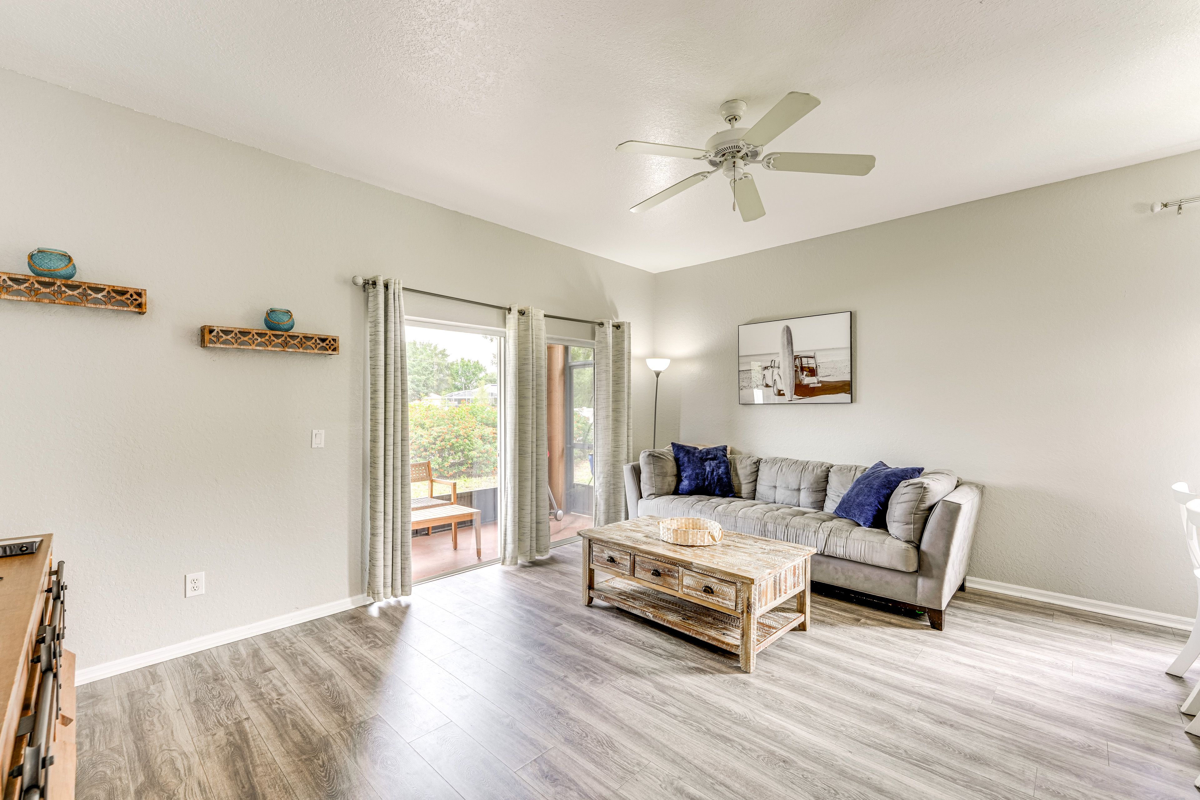 Living Room | 1st Floor | Smart TV w/ Cable