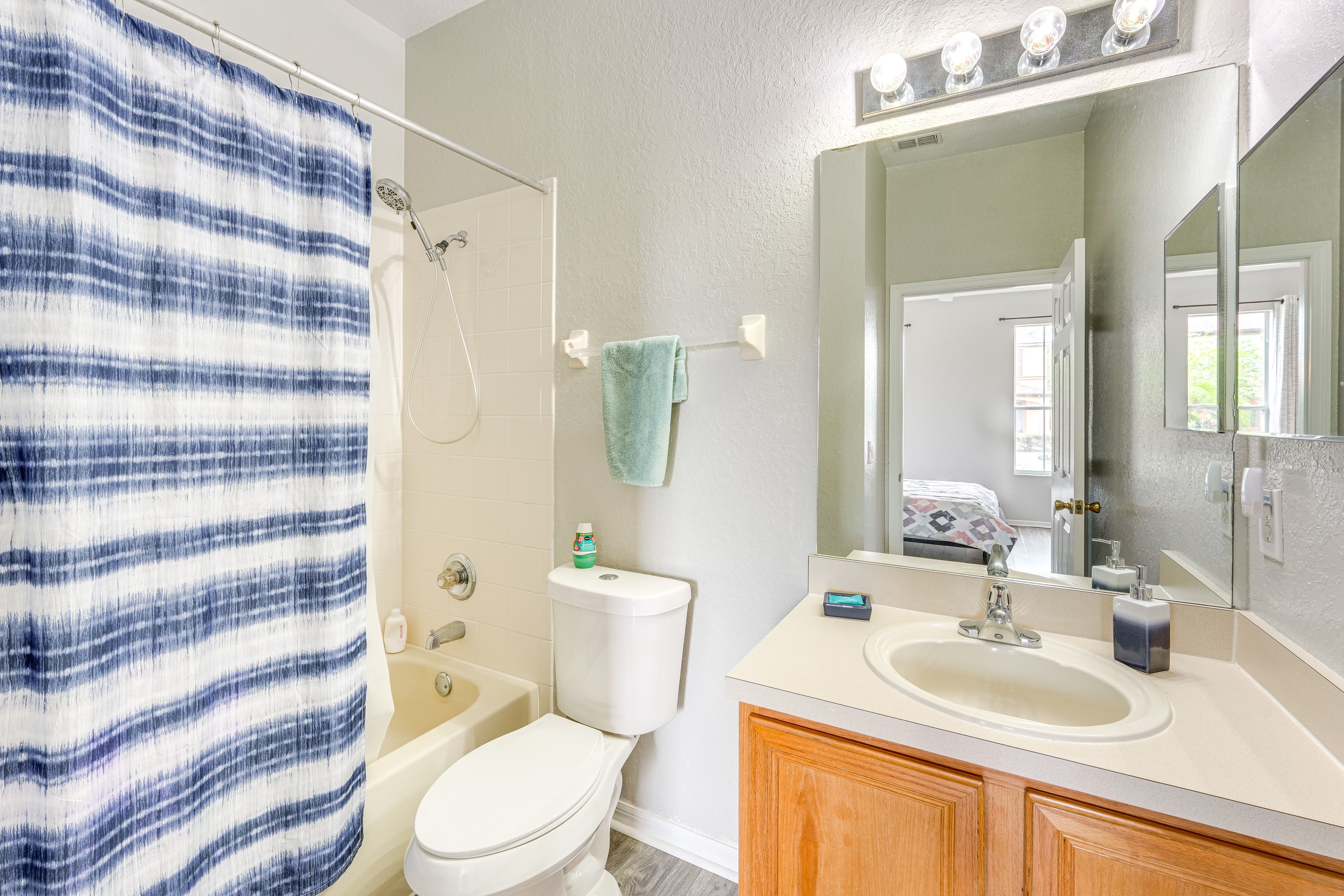 En-Suite Bathroom | 1st Floor