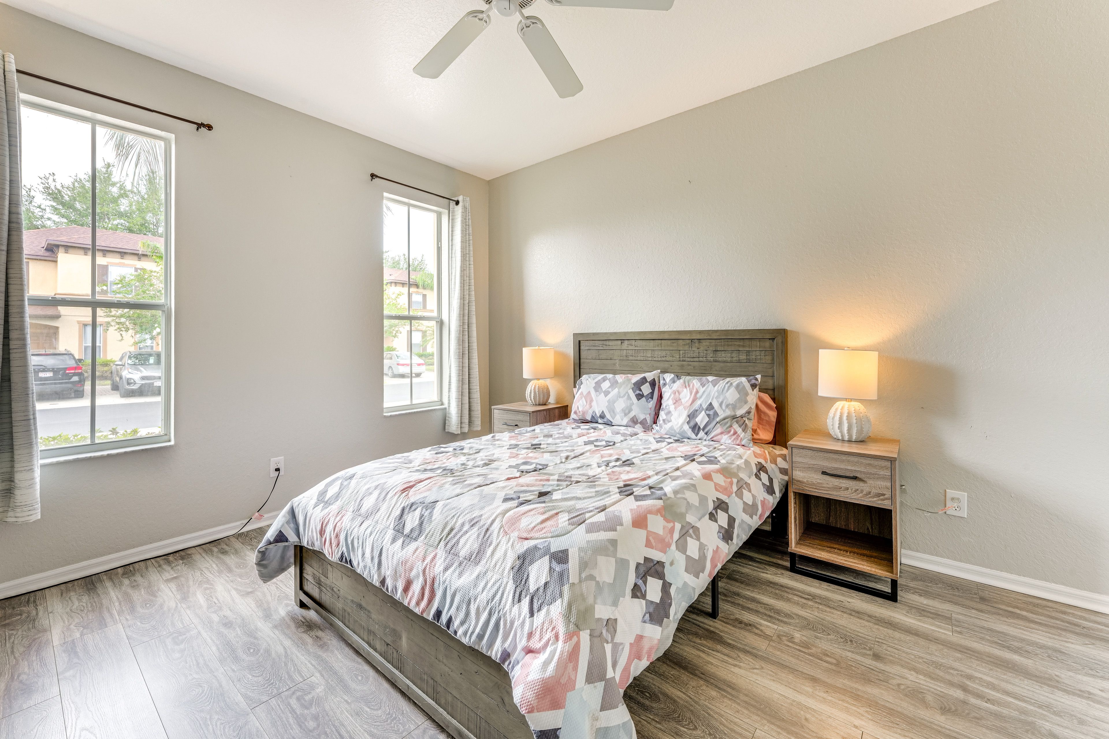 Bedroom 4 | 1st Floor | Queen Bed | Smart TV w/ Cable