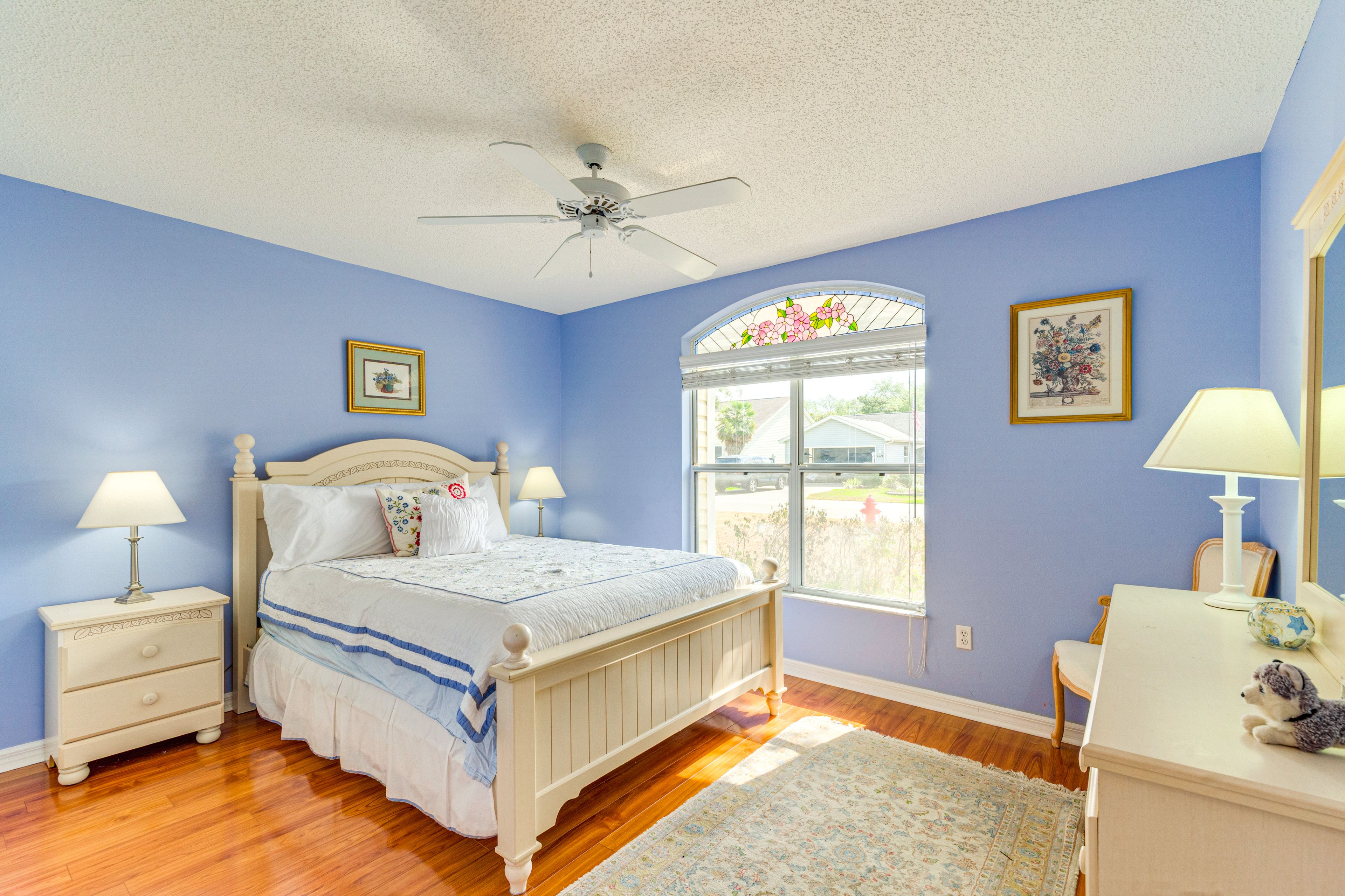 Bedroom 2 | Queen Bed