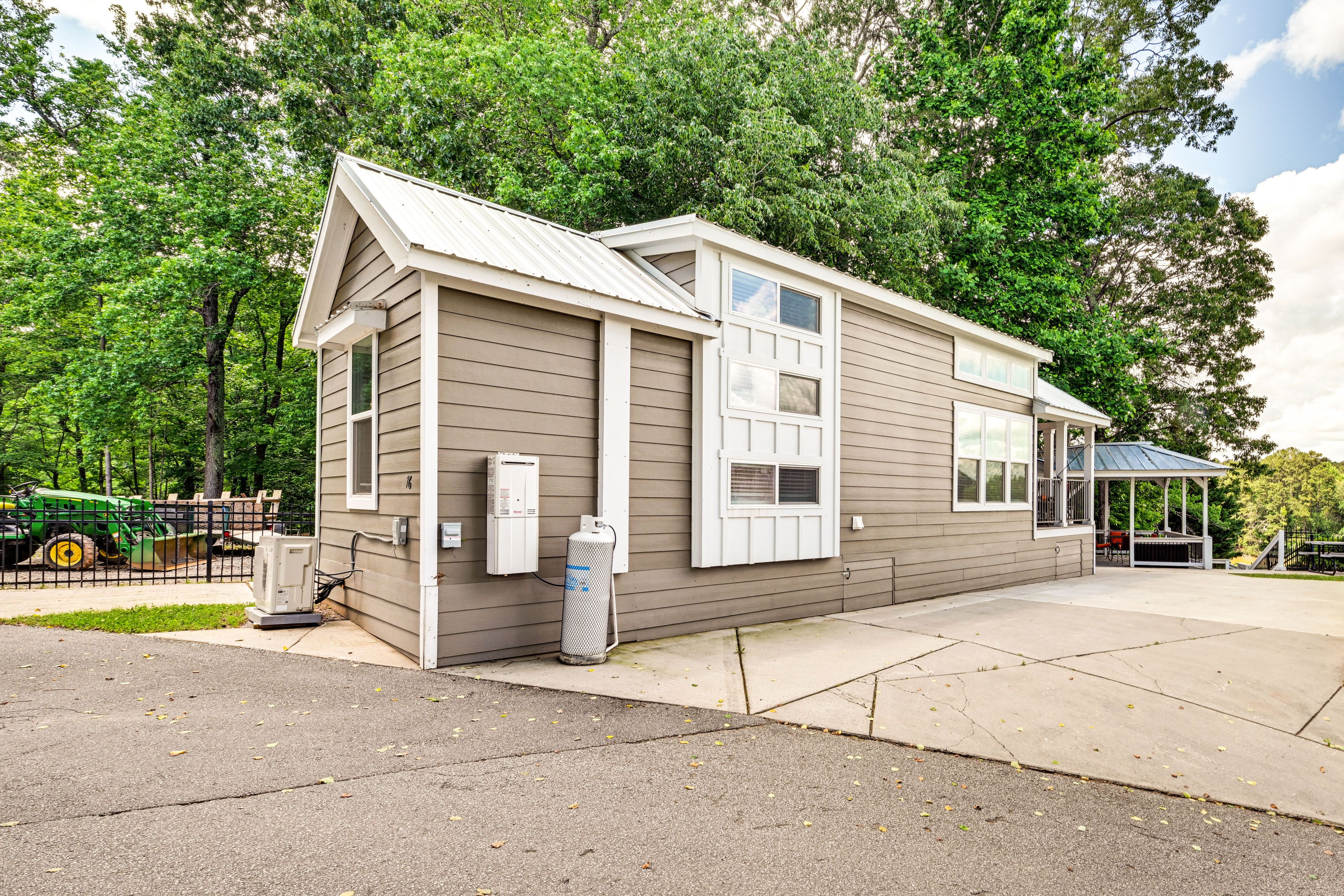 Parking | Driveway (3 Vehicles)