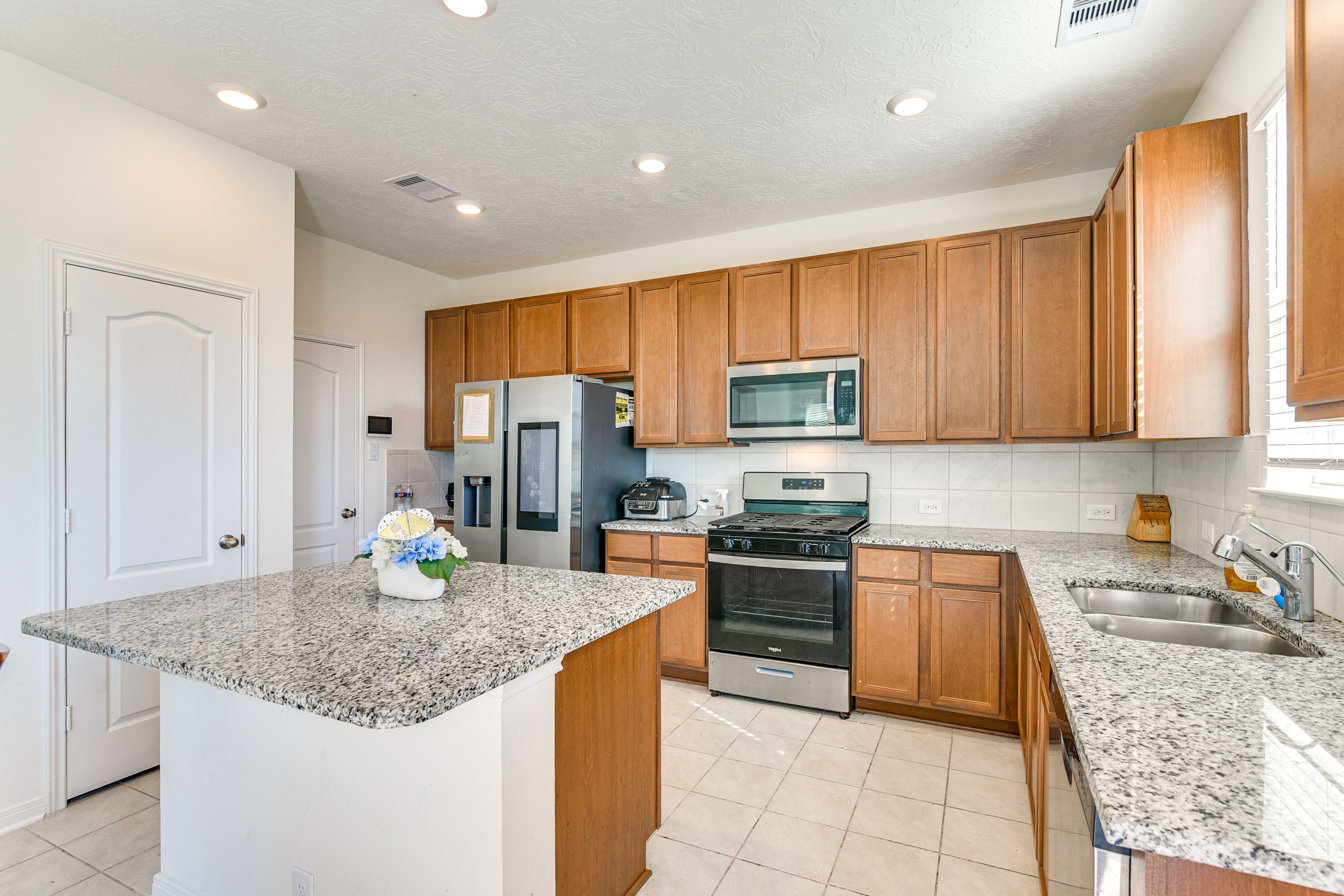 Kitchen | Keurig Coffee Maker | Dishwasher | 1st Floor