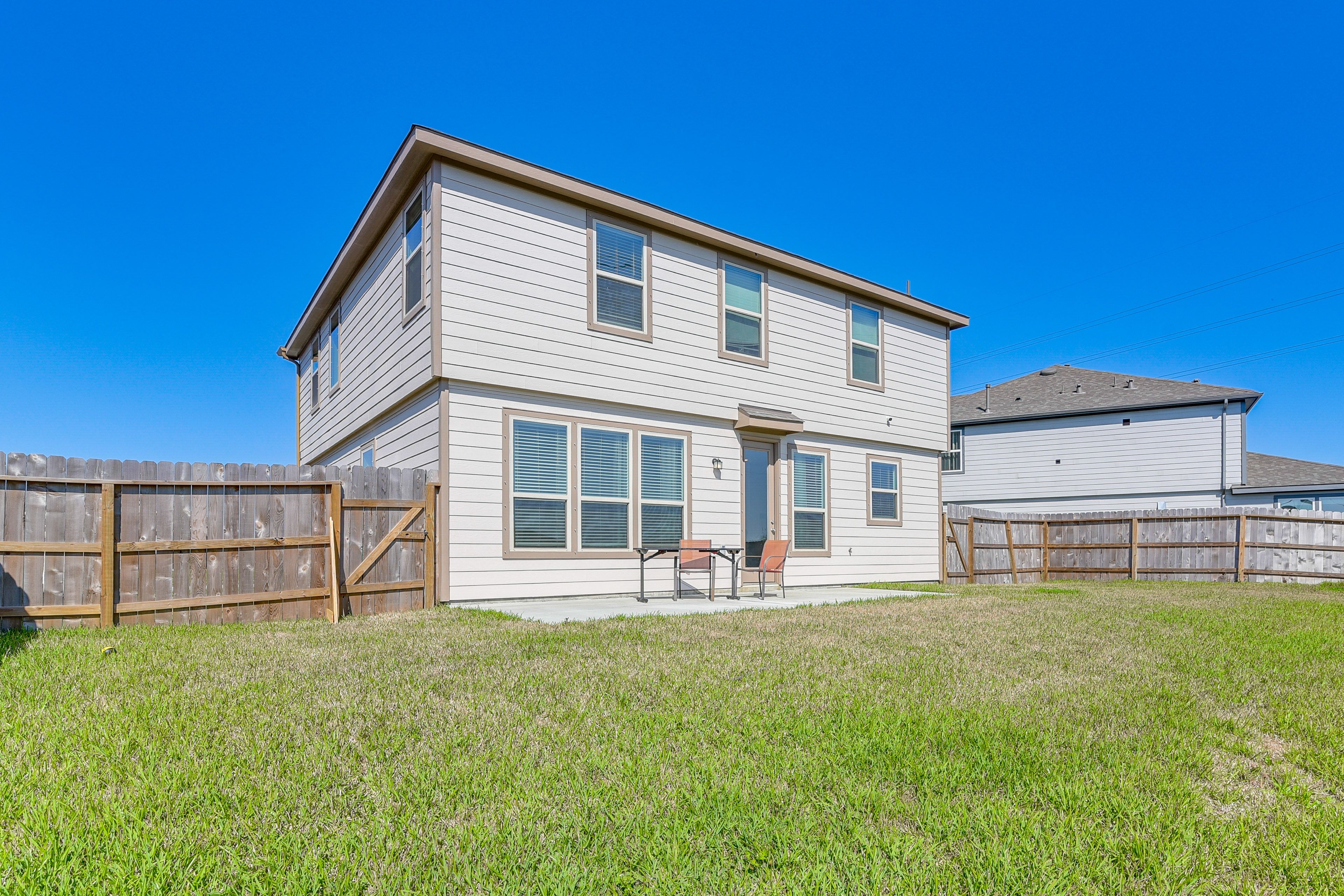 Fenced-In Yard | Patio | Outdoor Seating