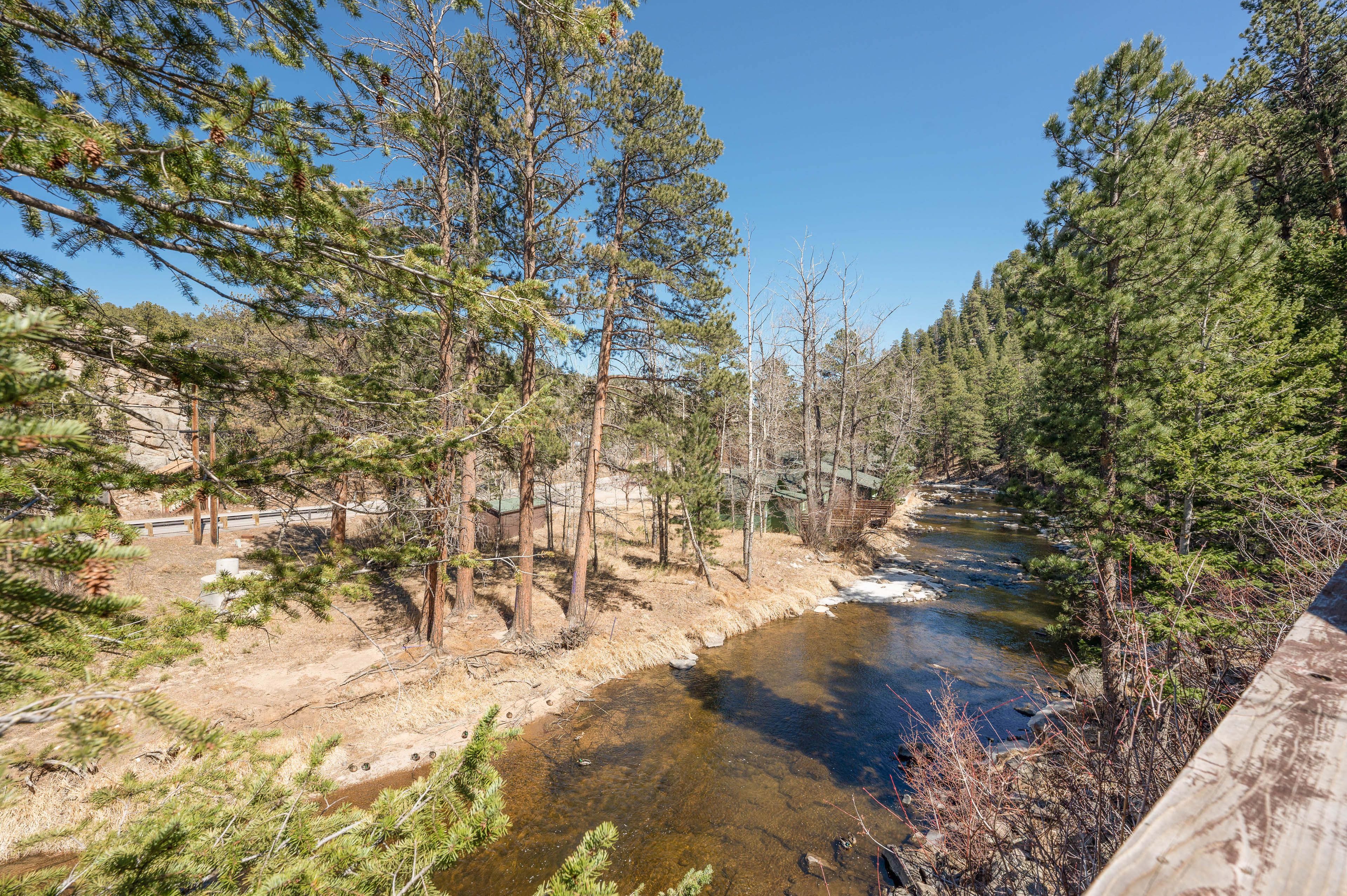 Community Amenities | River Access | Private Fishing Area