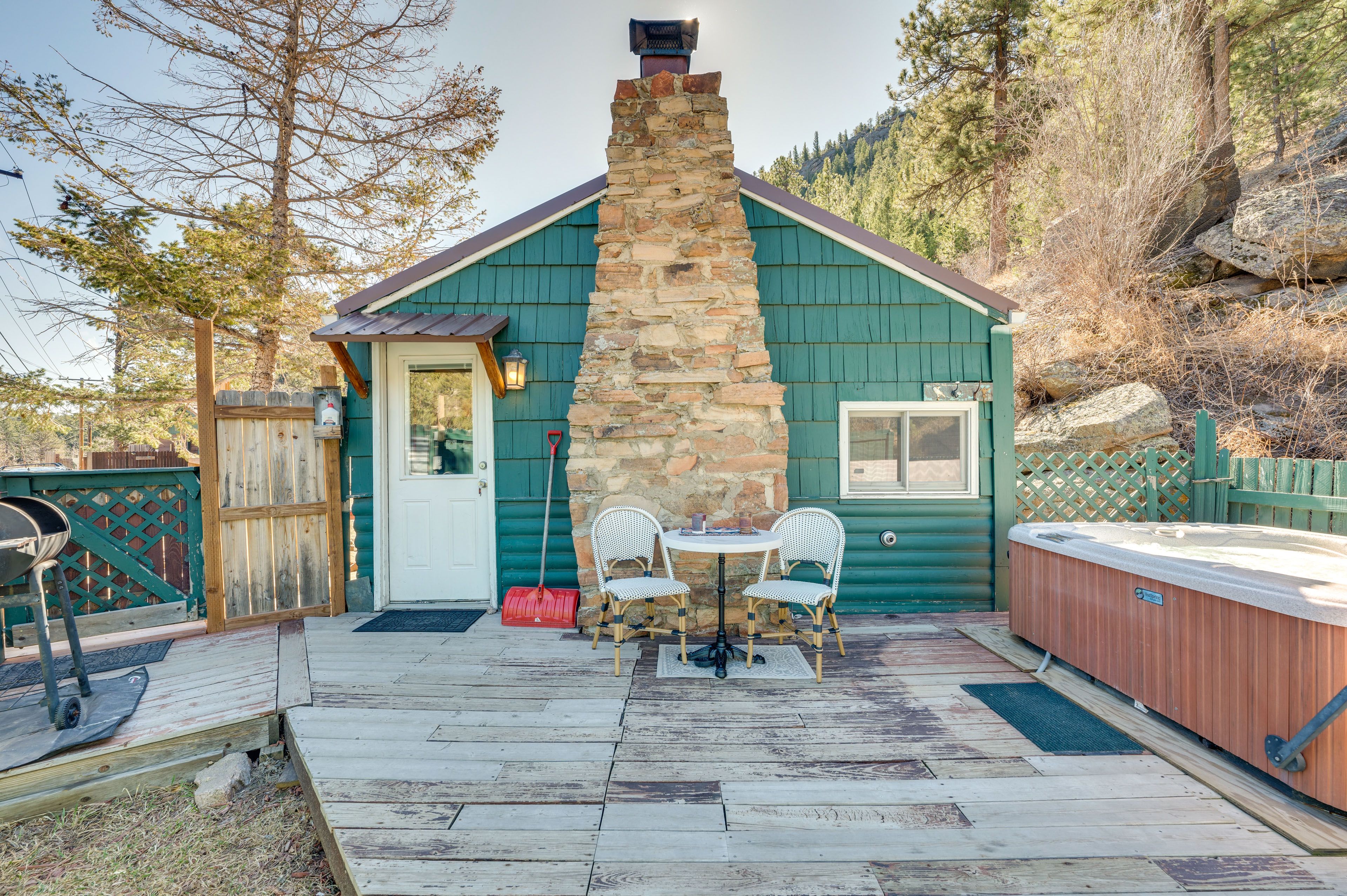 Private Deck | Hot Tub | Smoker