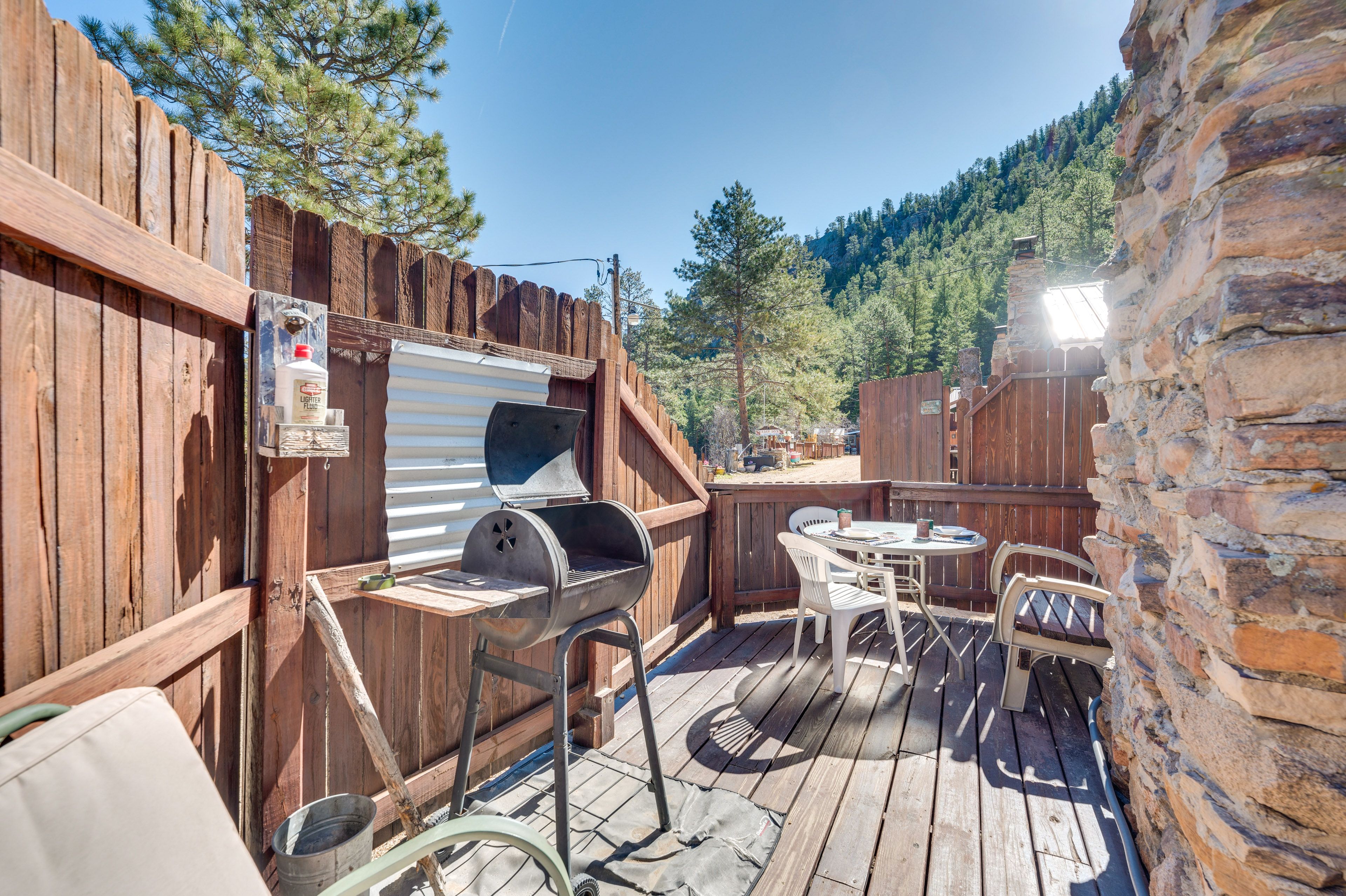 Private Deck | Dining Set | Charcoal Grill