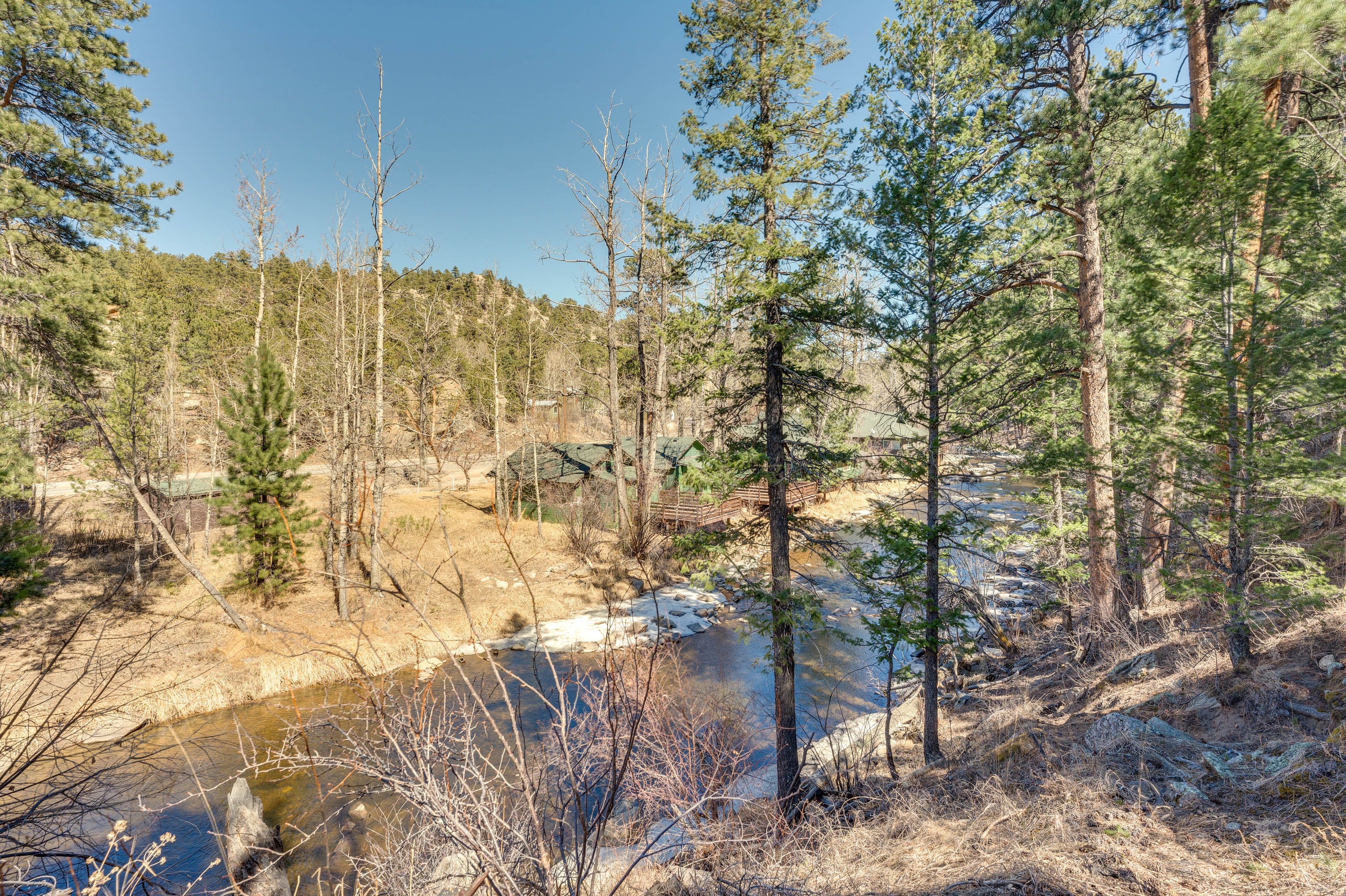 Community Amenities | River Access | Private Fishing Area