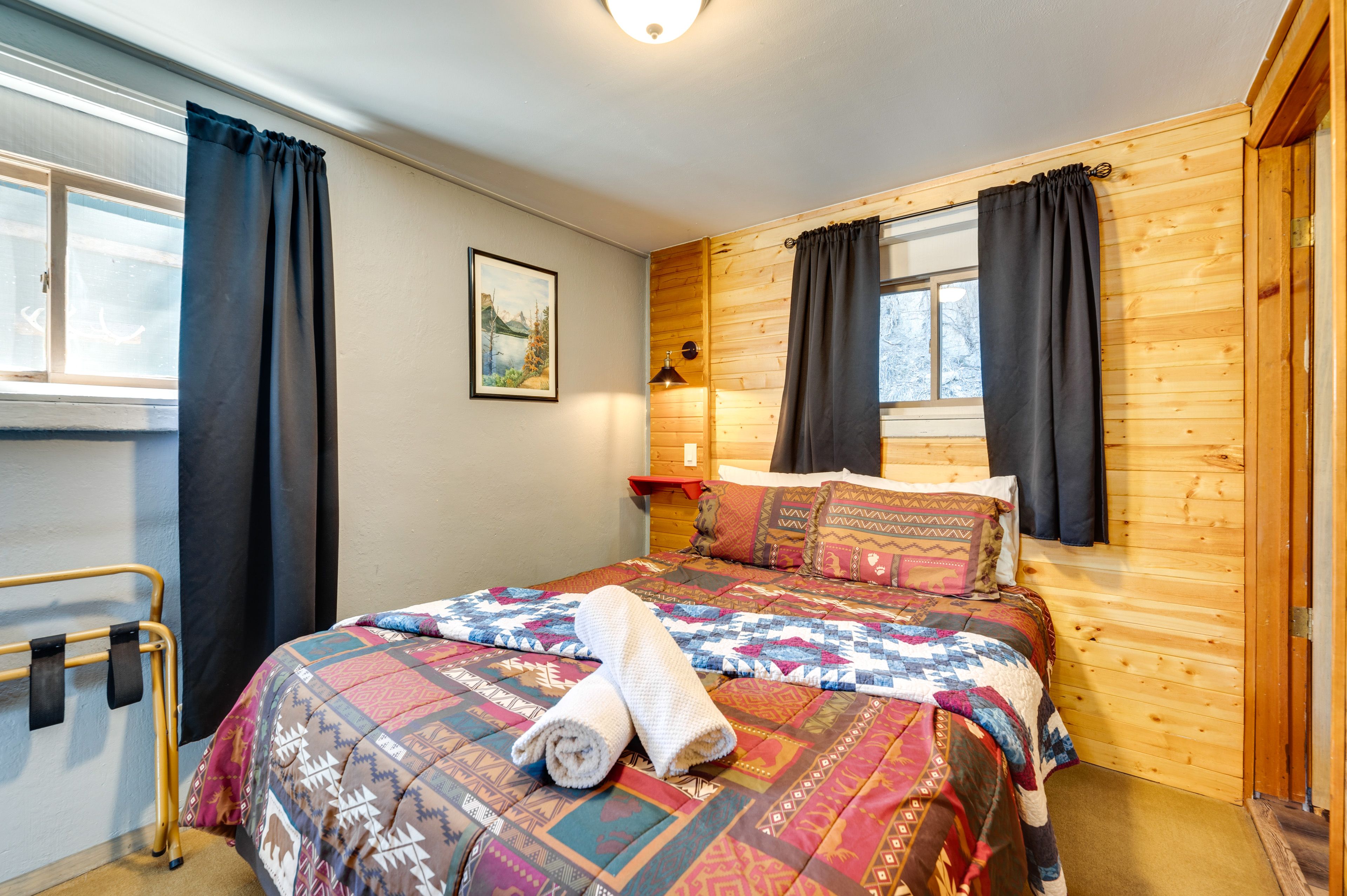 Bedroom 1 | Queen Bed | Linens Provided