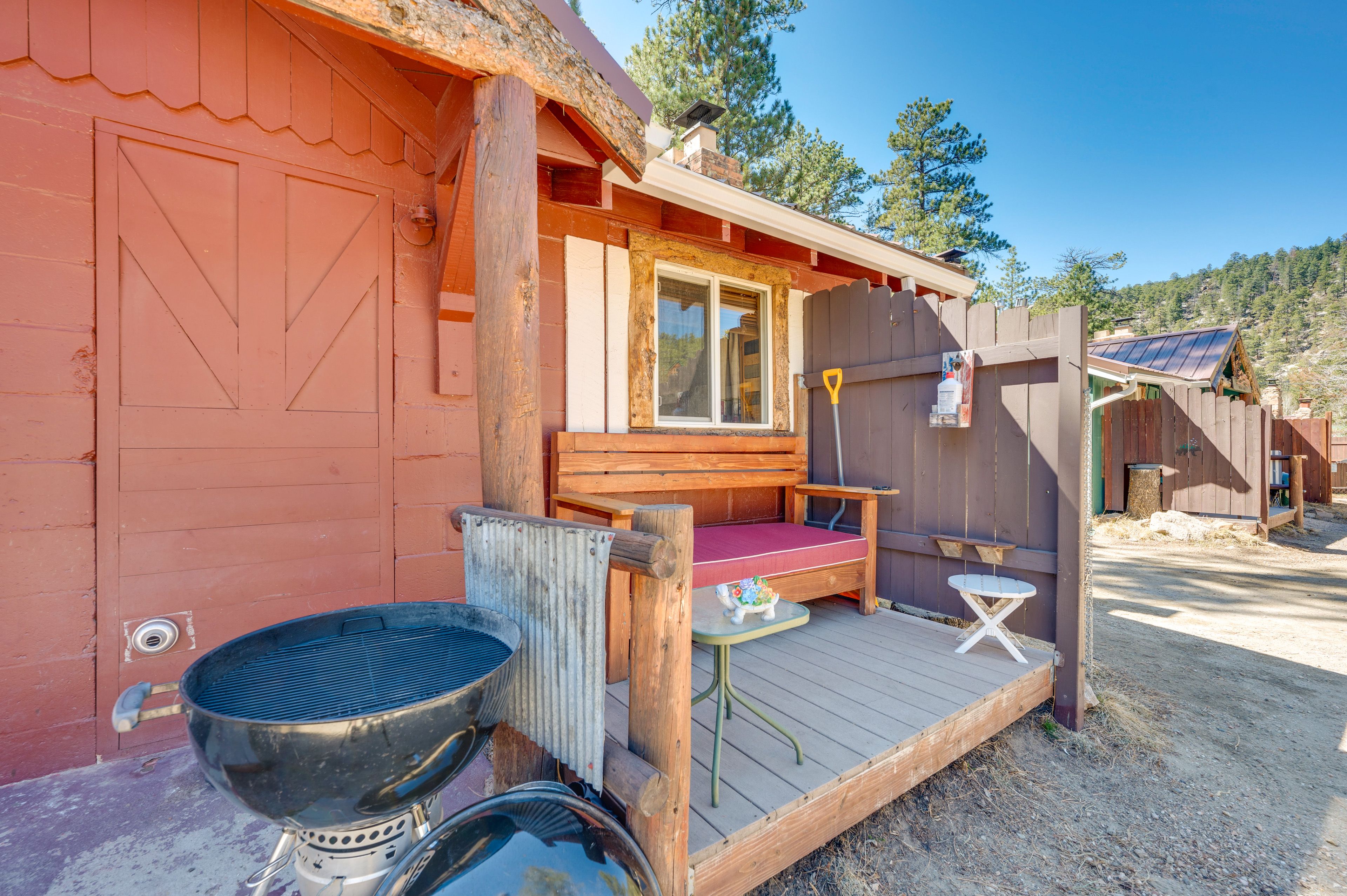 Private Deck Area | Charcoal Grill