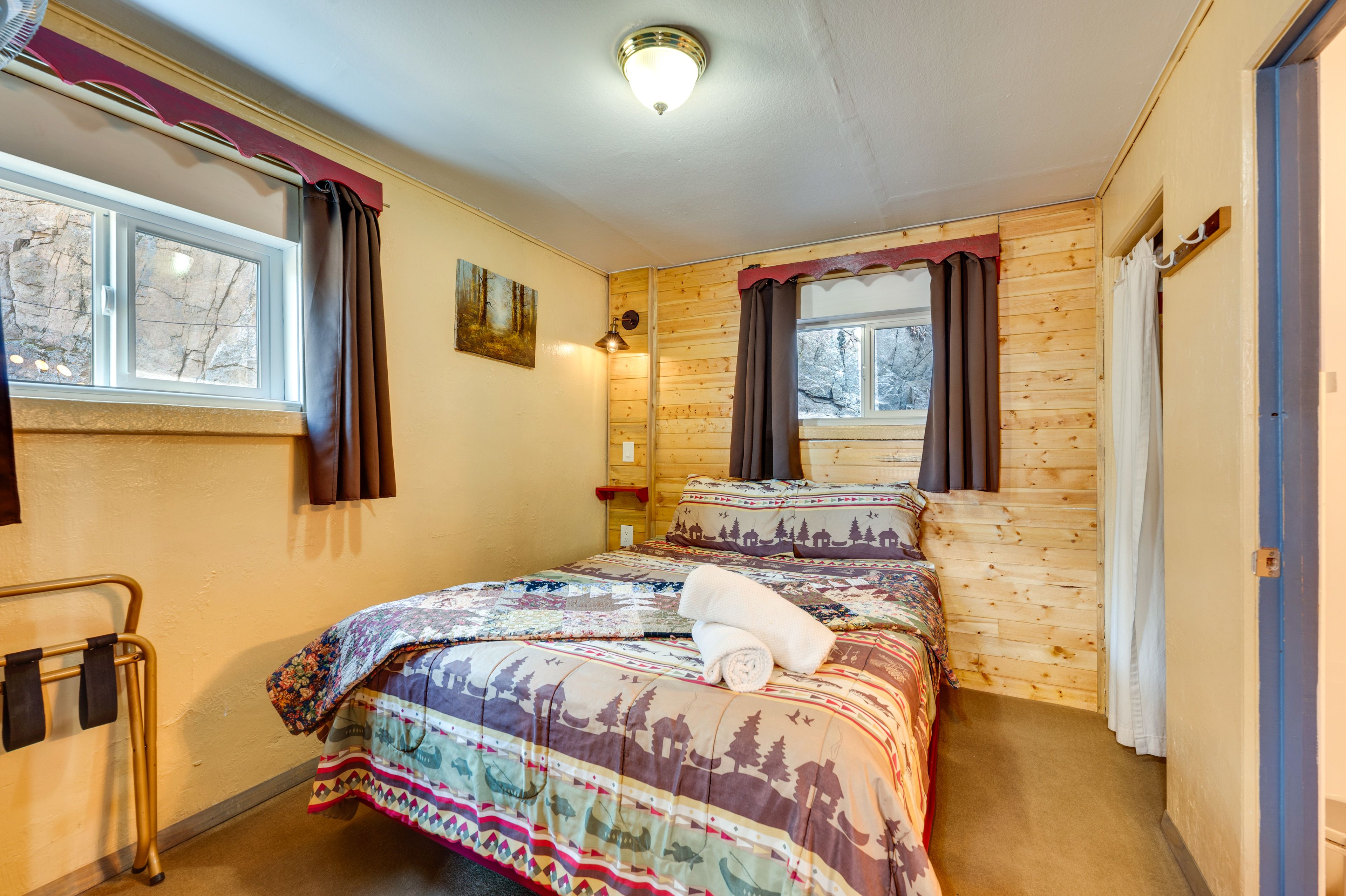 Bedroom 2 | Queen Bed