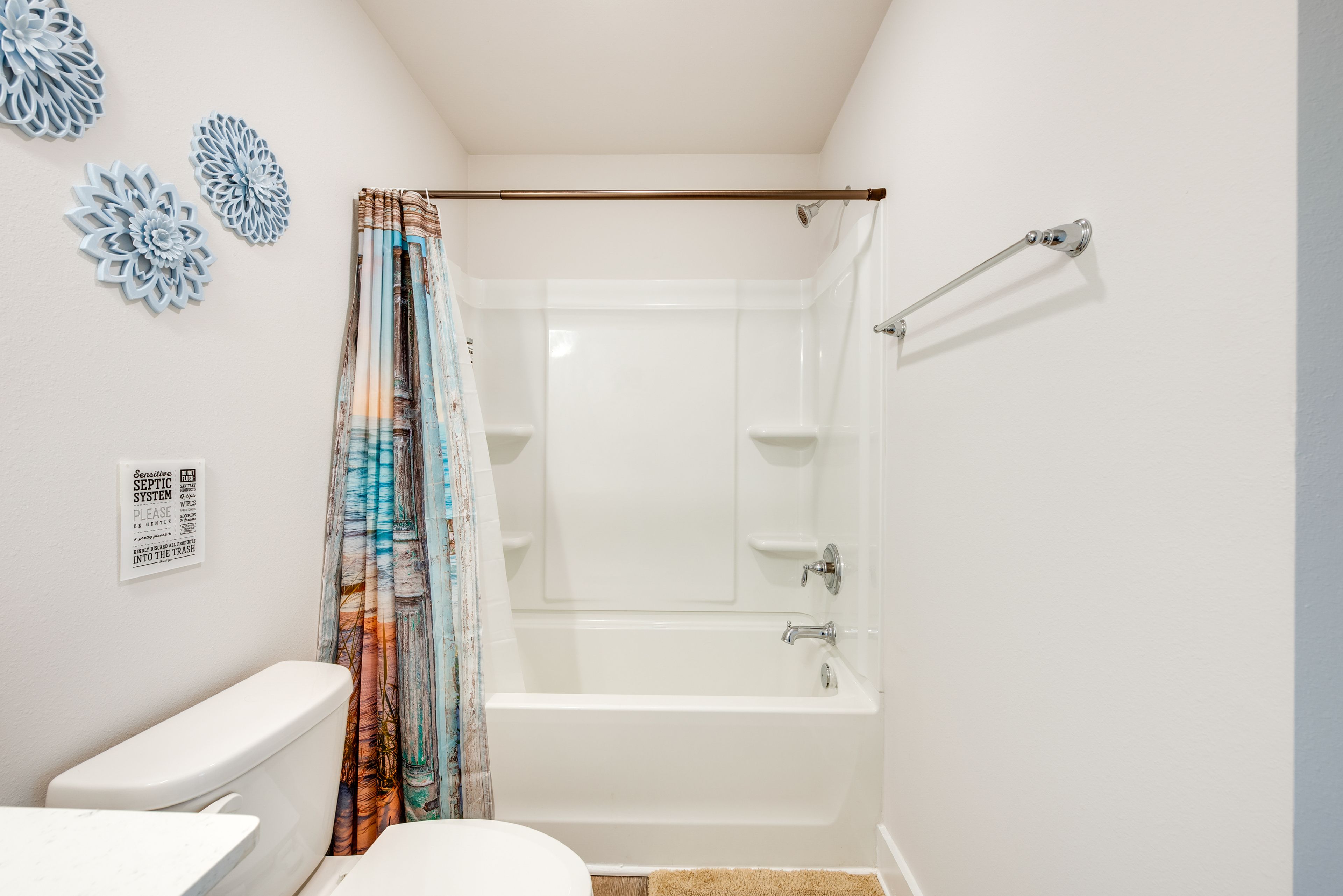 Full Bathroom | 2nd Floor