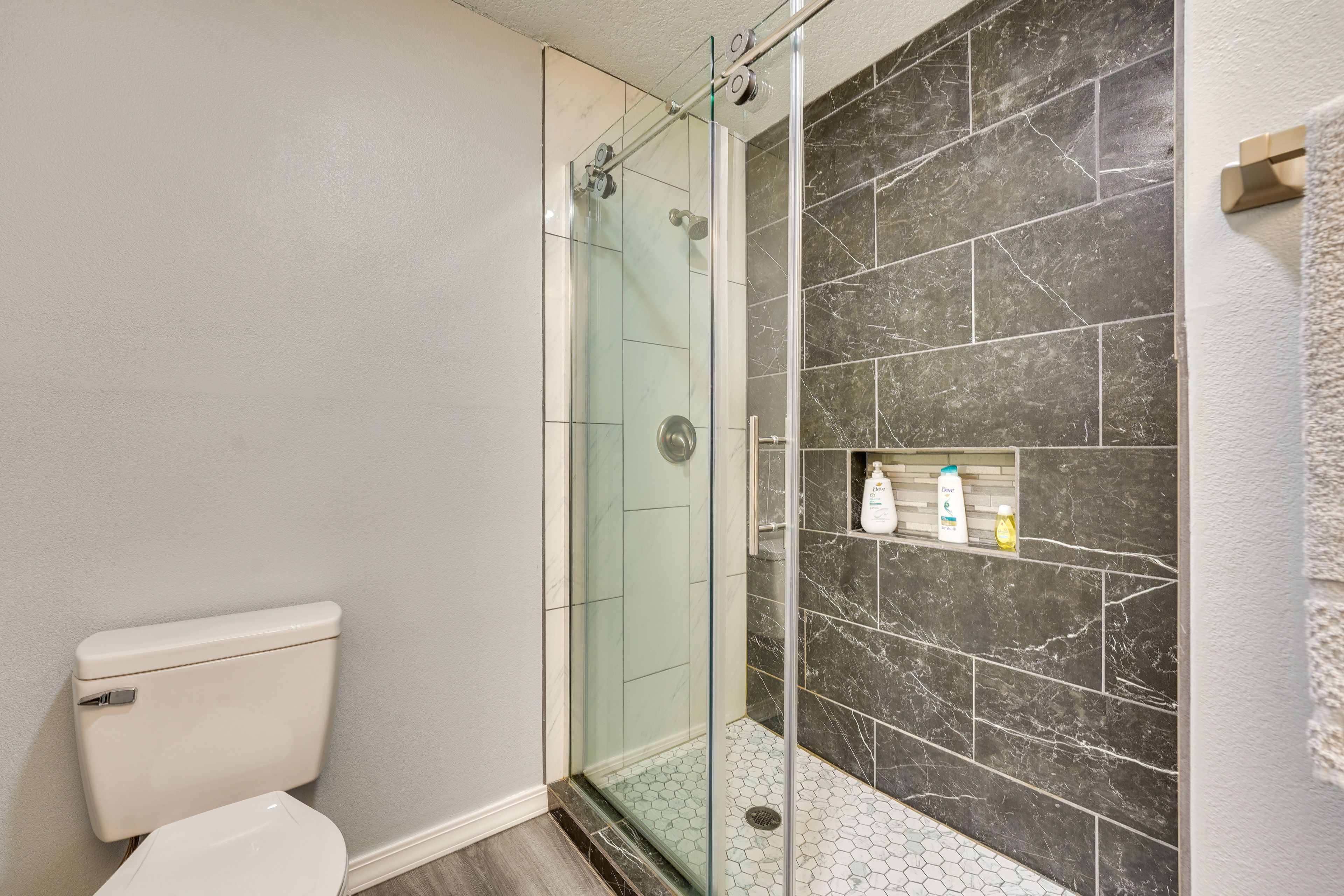 Full Bath | 2nd Floor | Towels | Hair Dryer
