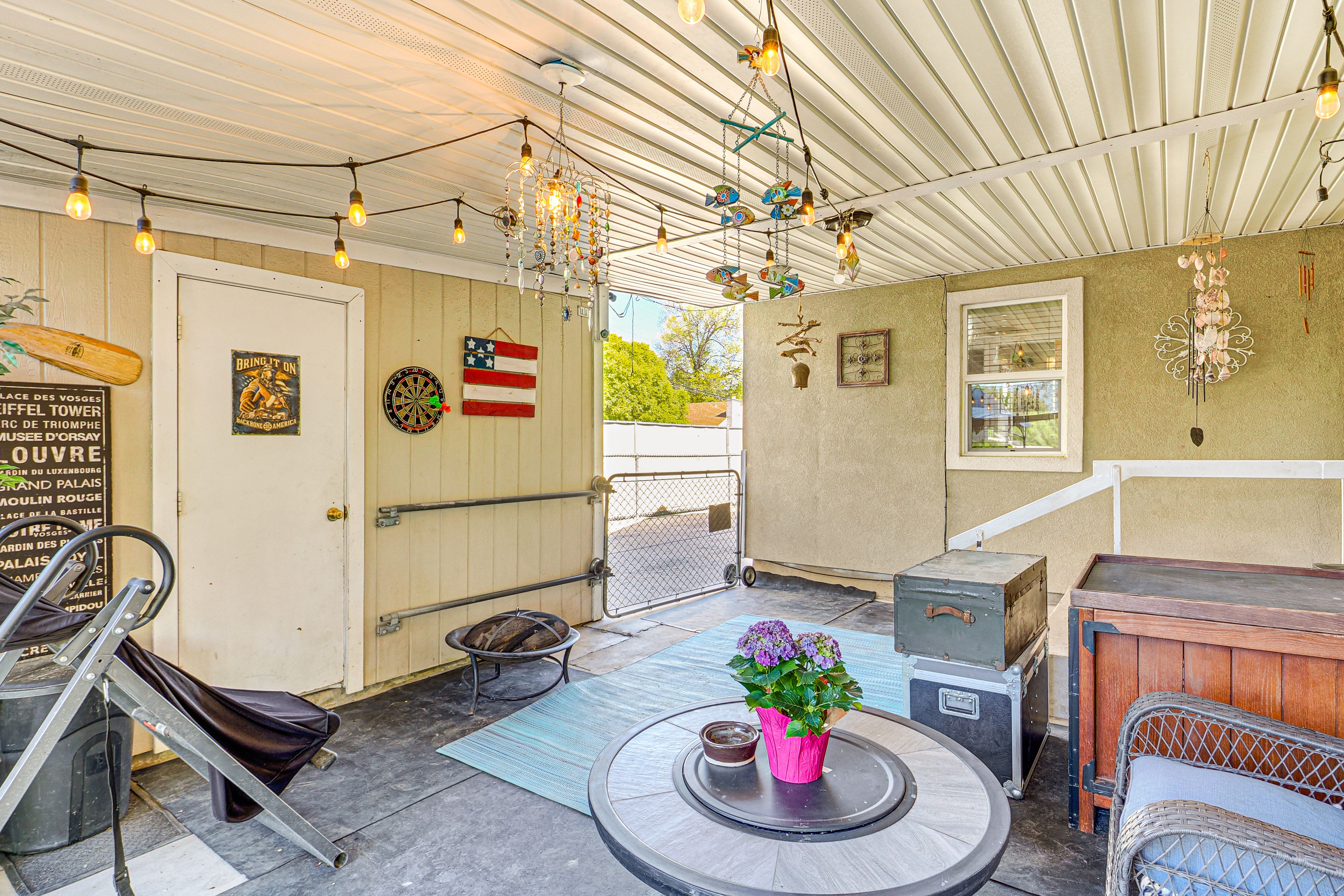 Private Patio | Fire Pit | Doggie Door