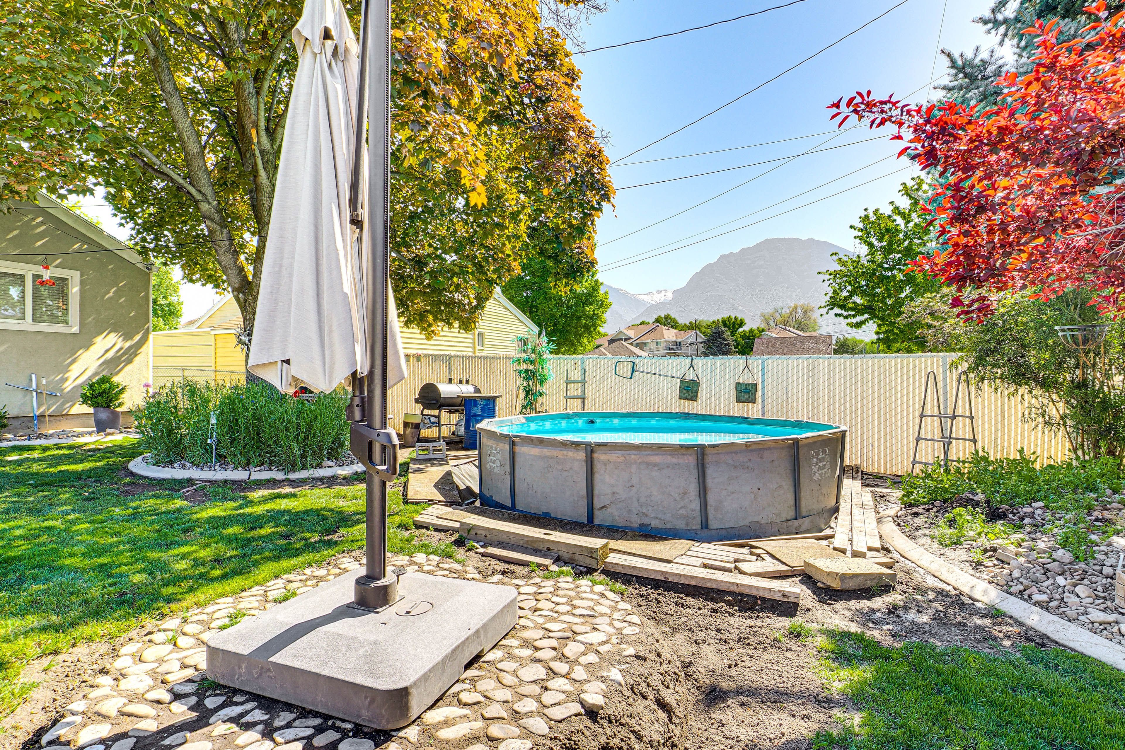 Private Backyard Area | Smoker Grill