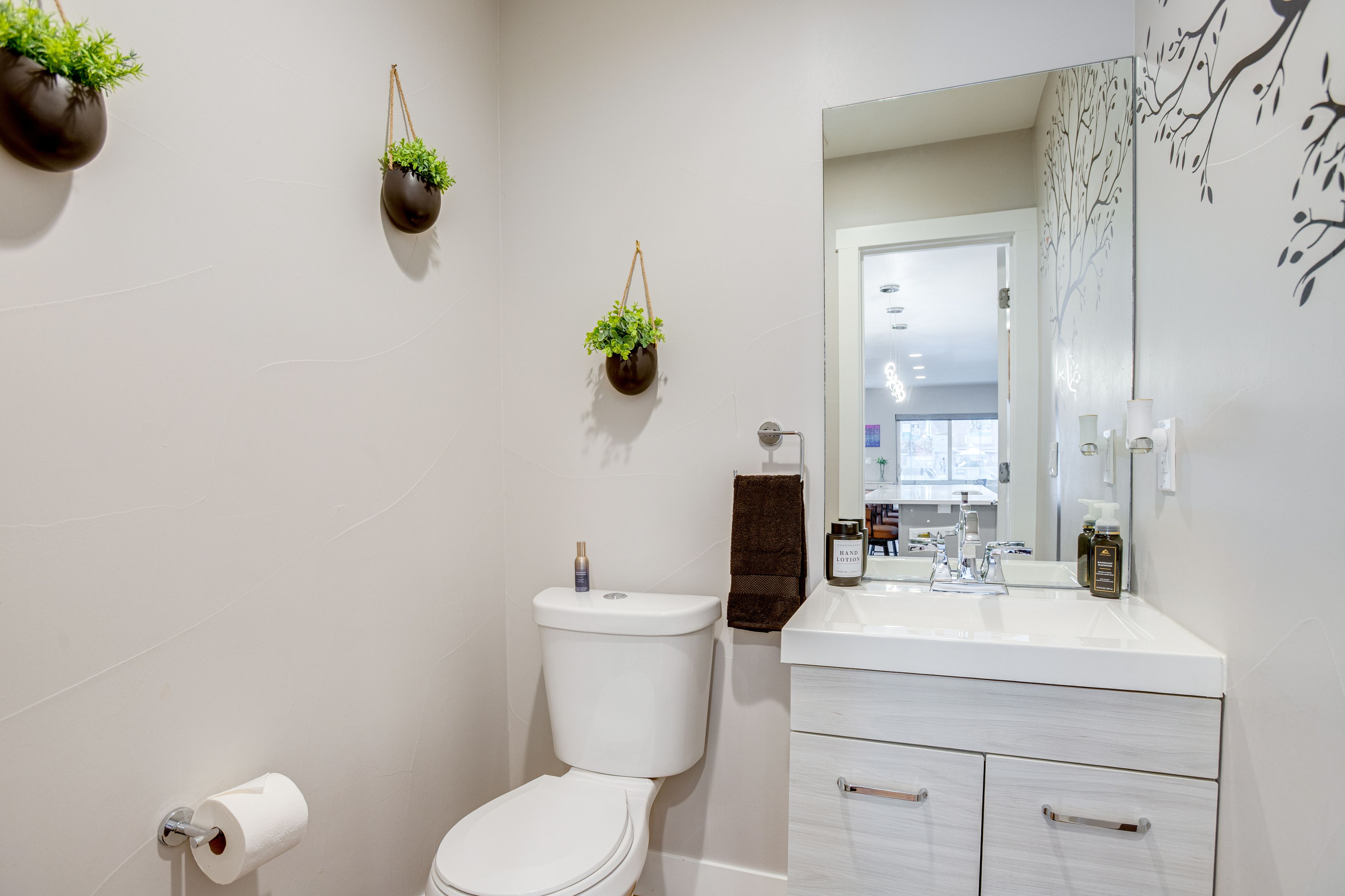 Half Bathroom | Main Level