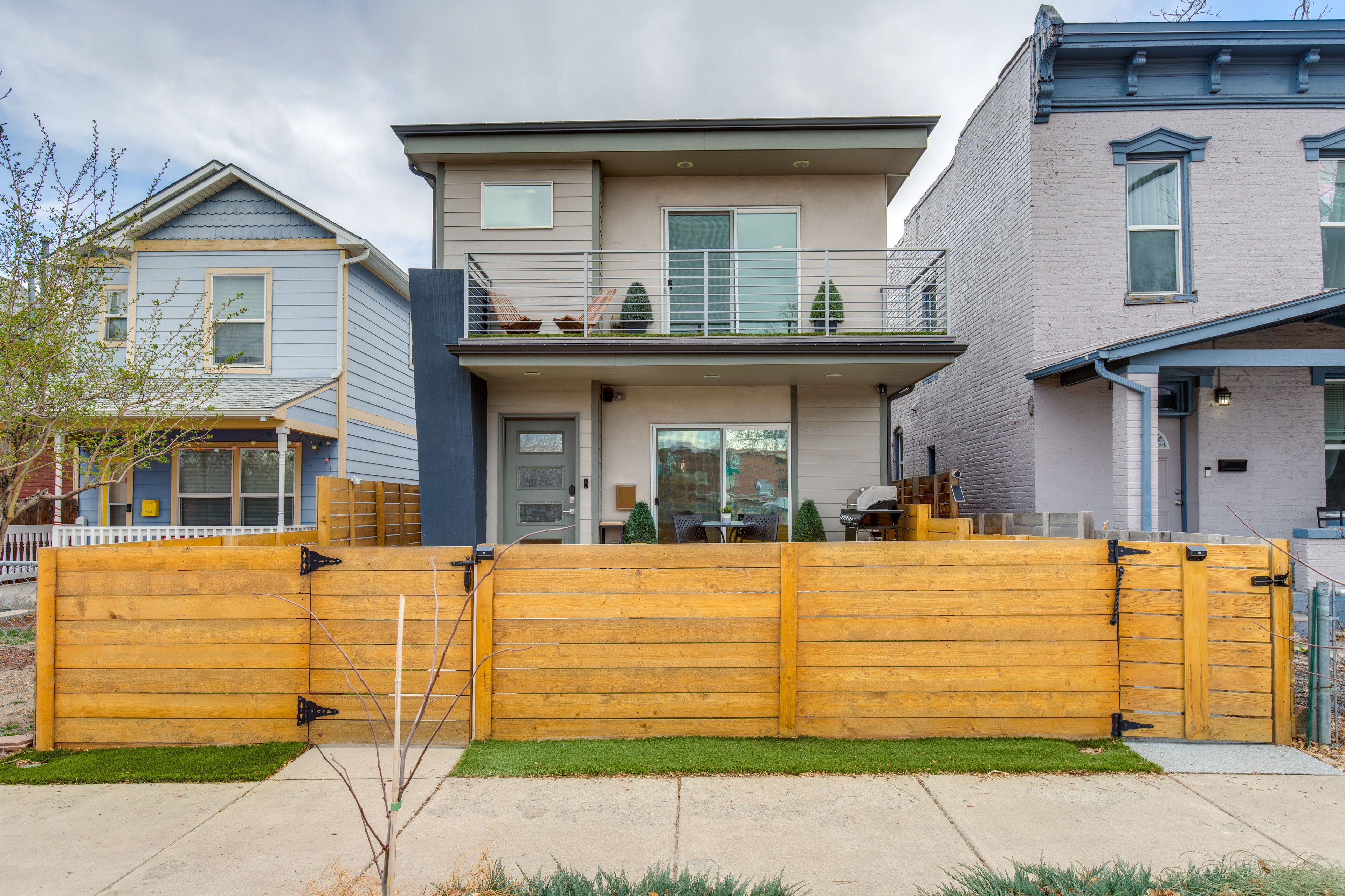 Duplex Exterior | Fenced Yard | Gas Grill | Outdoor Dining Area