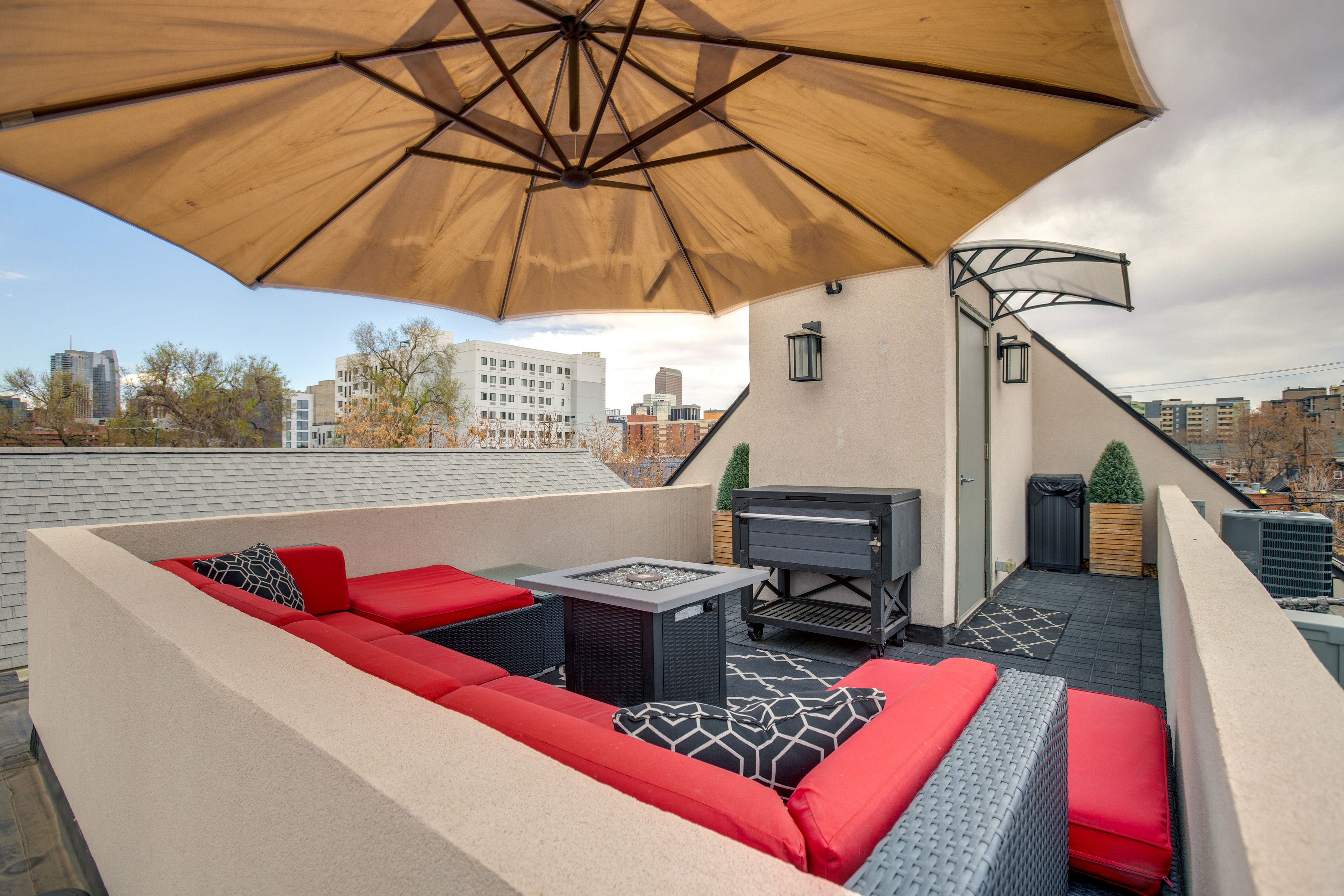 Rooftop Deck | Gas Fire Pit | Lounge Seating