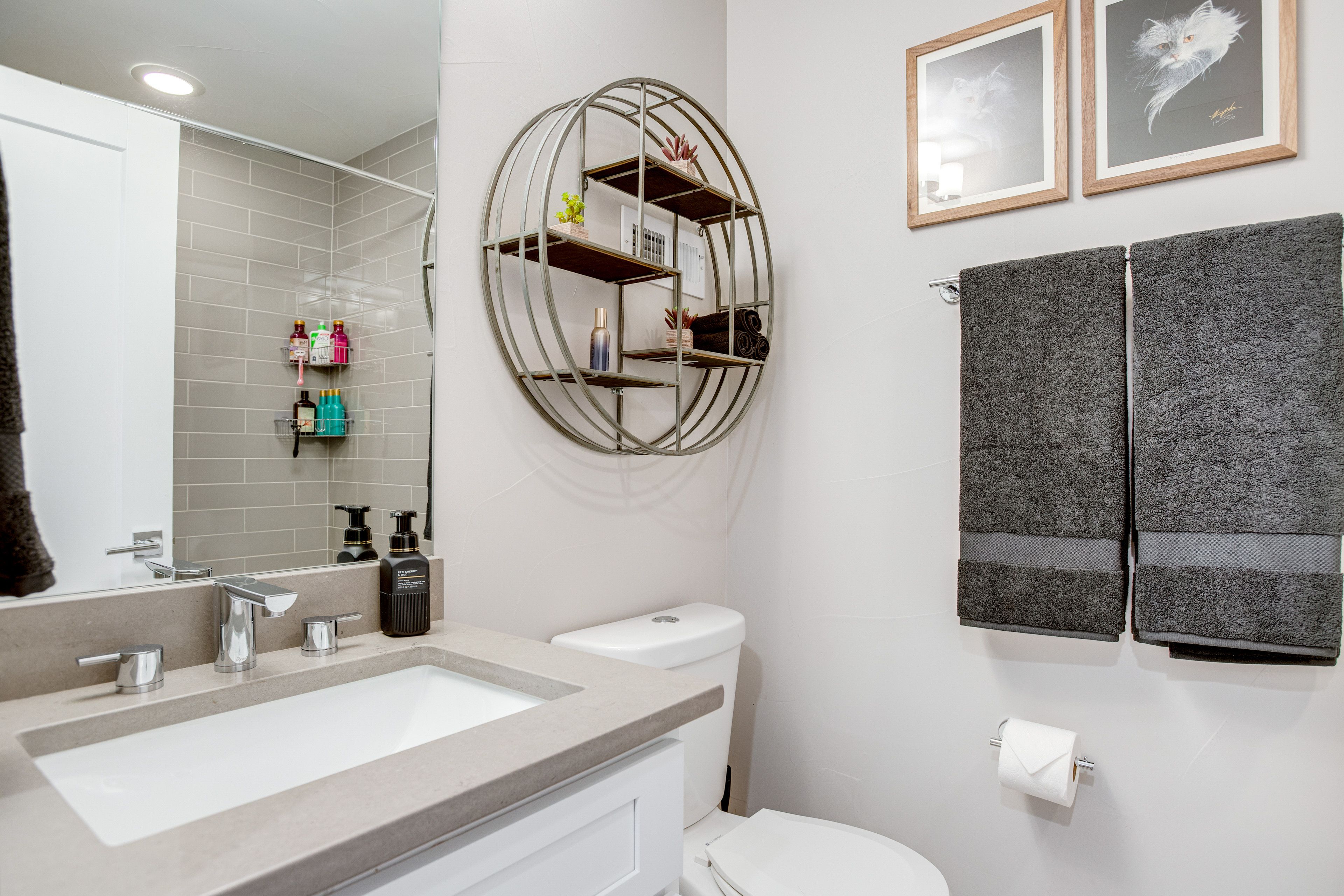 En-Suite Bathroom | Bathtub/Shower | Upper Level
