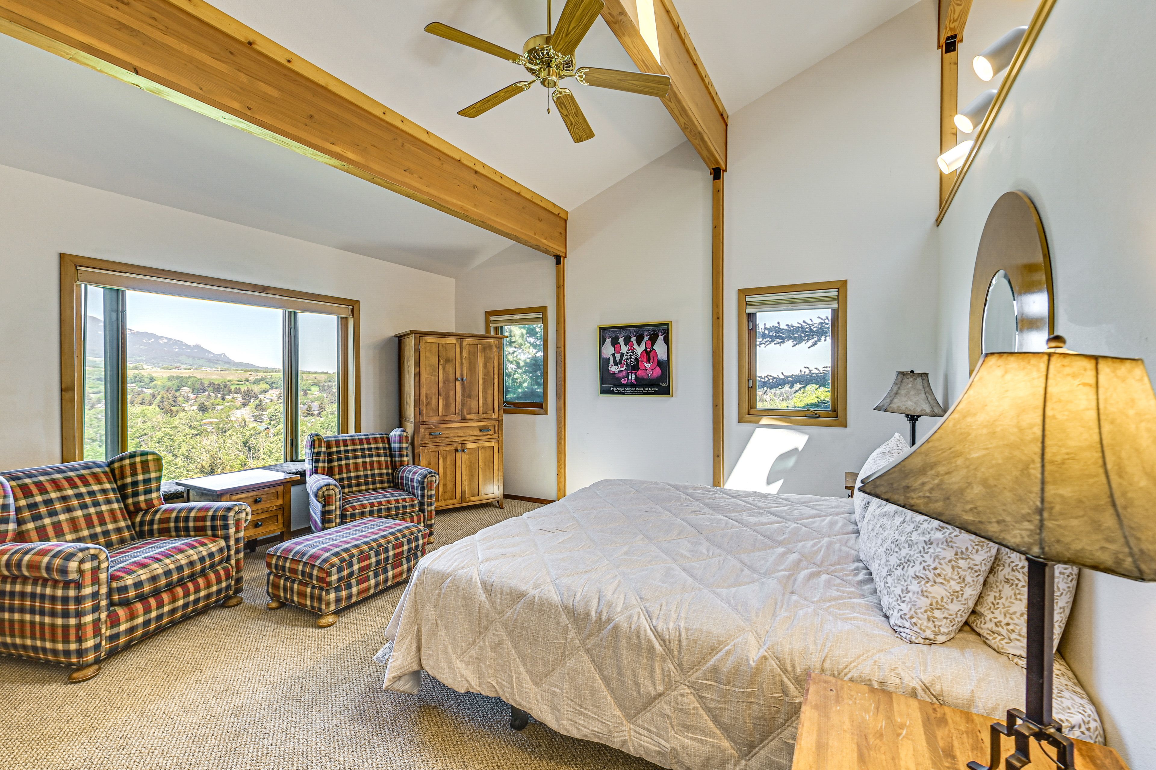 Bedroom 1 | Queen Bed | Main Level