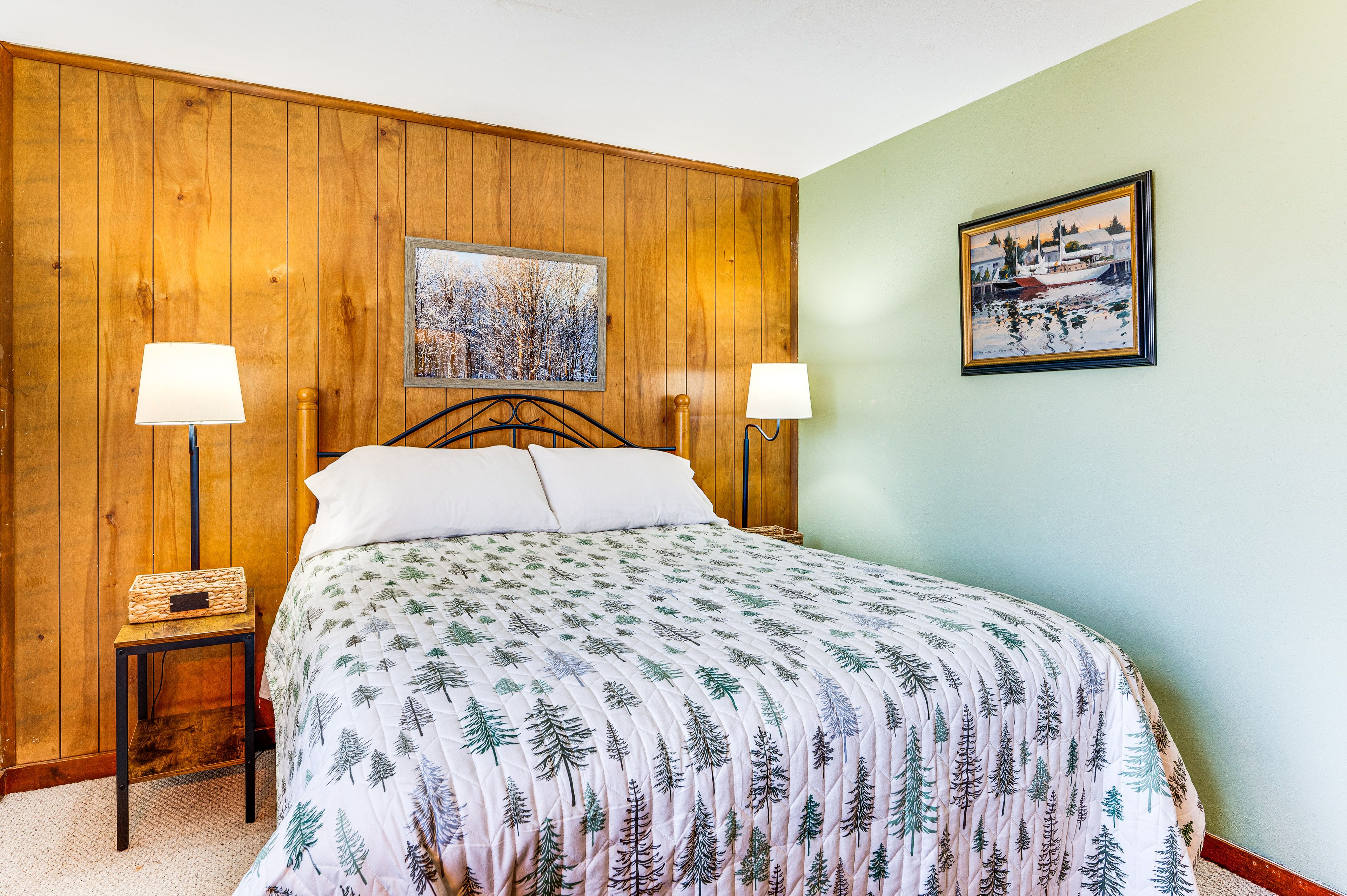 Bedroom 1 | Queen Bed | 2nd Floor