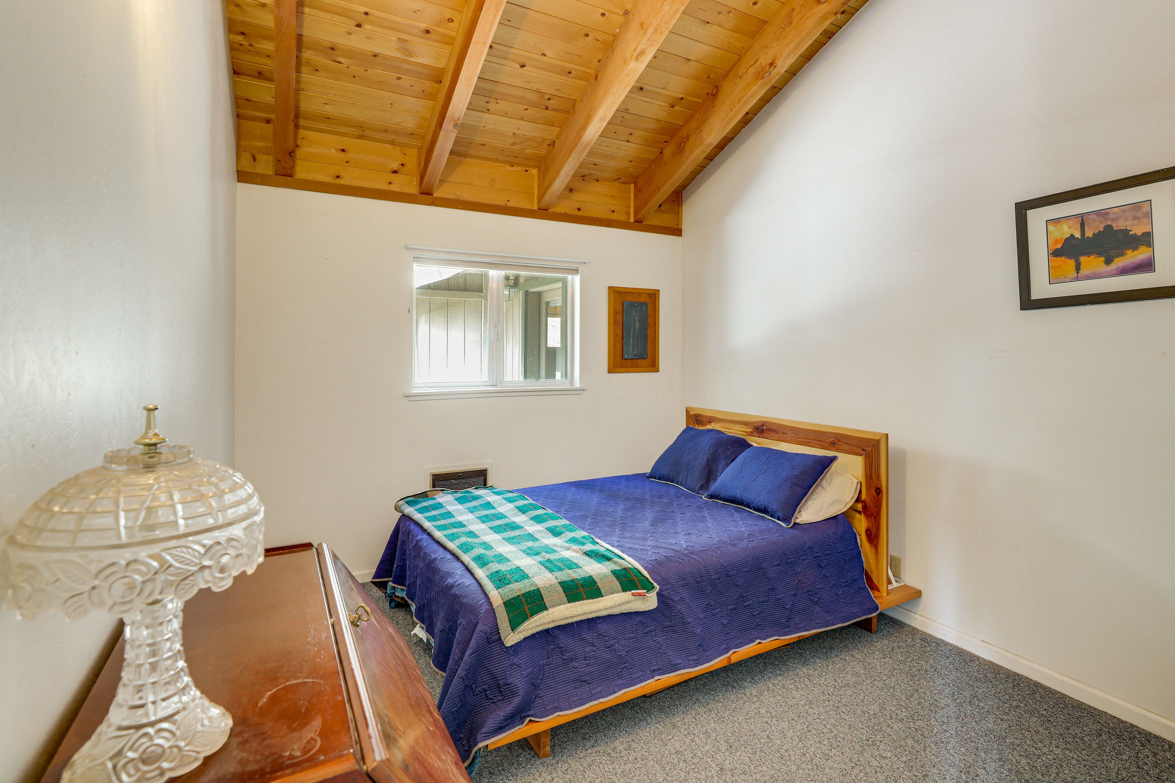 Bedroom 2 | Queen Bed