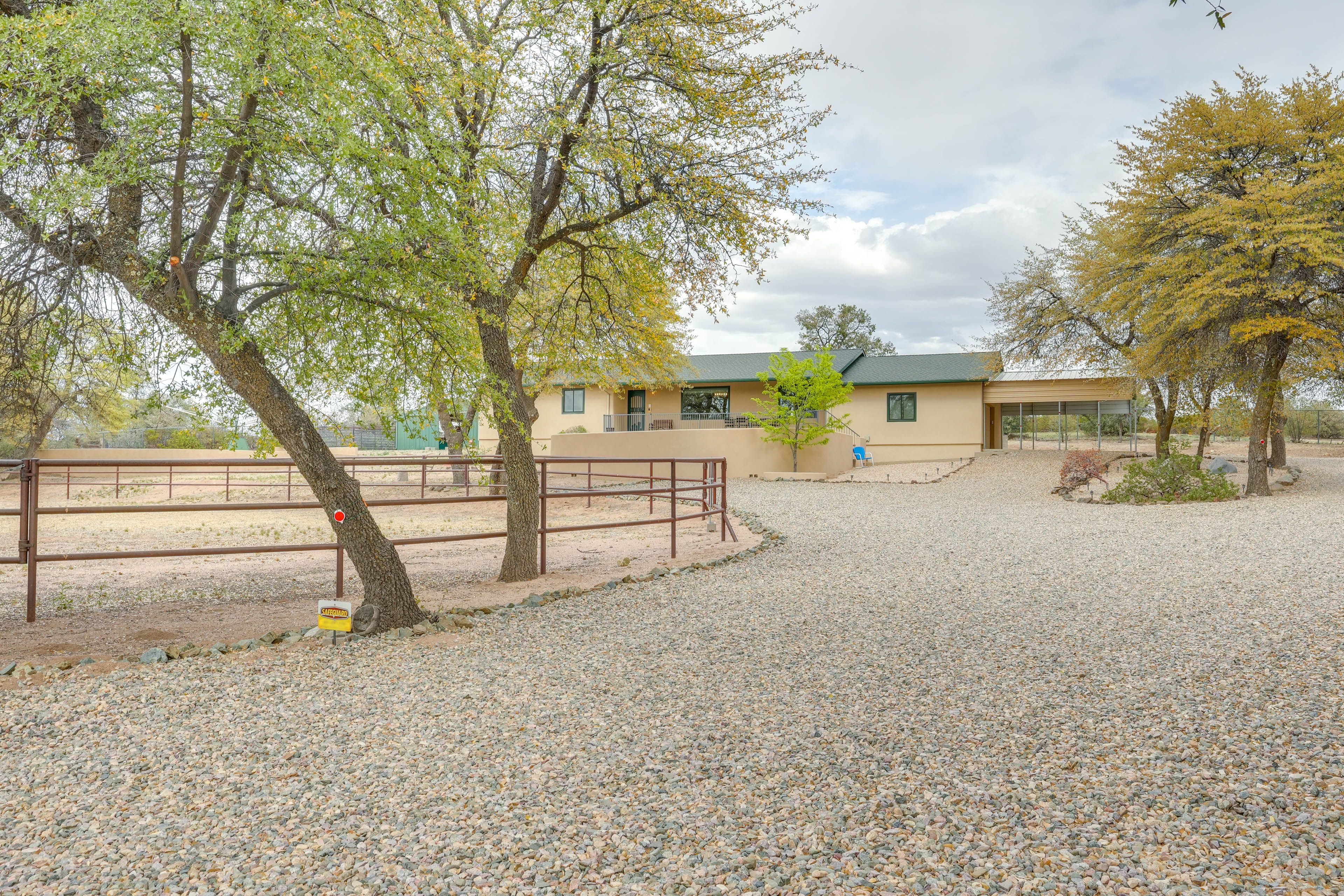 House Exterior | Patio | Outdoor Dining Areas | Horse Barn On-Site