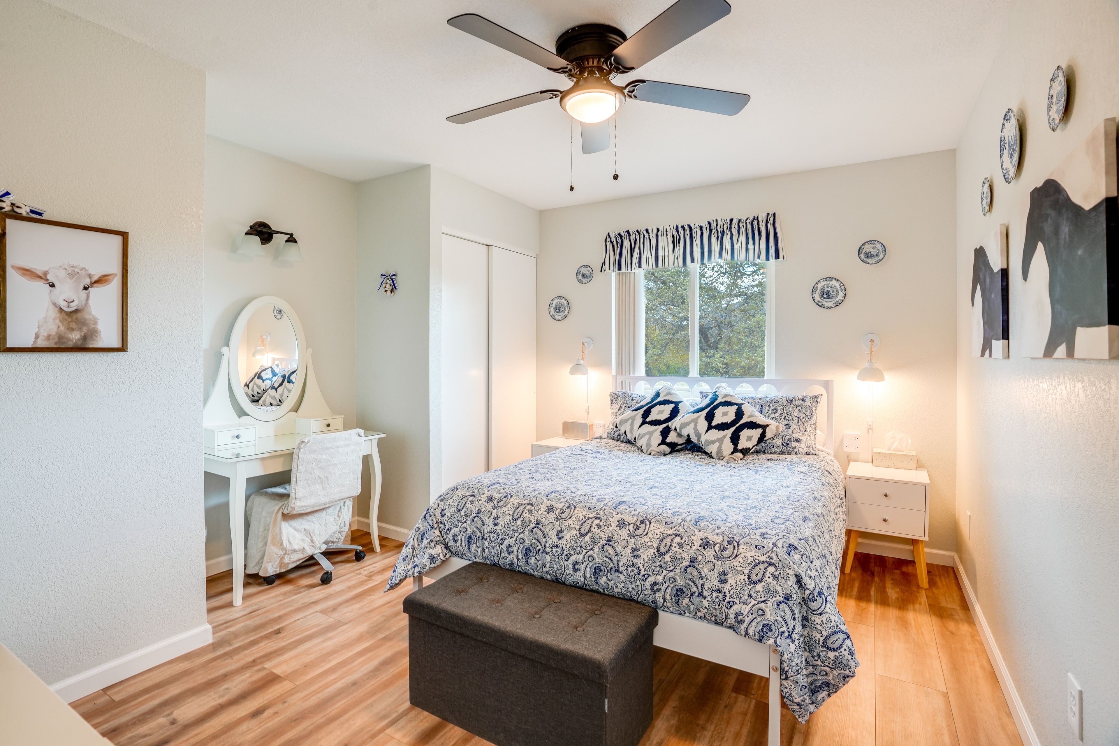 Bedroom 3 | Queen Bed | Smart TV