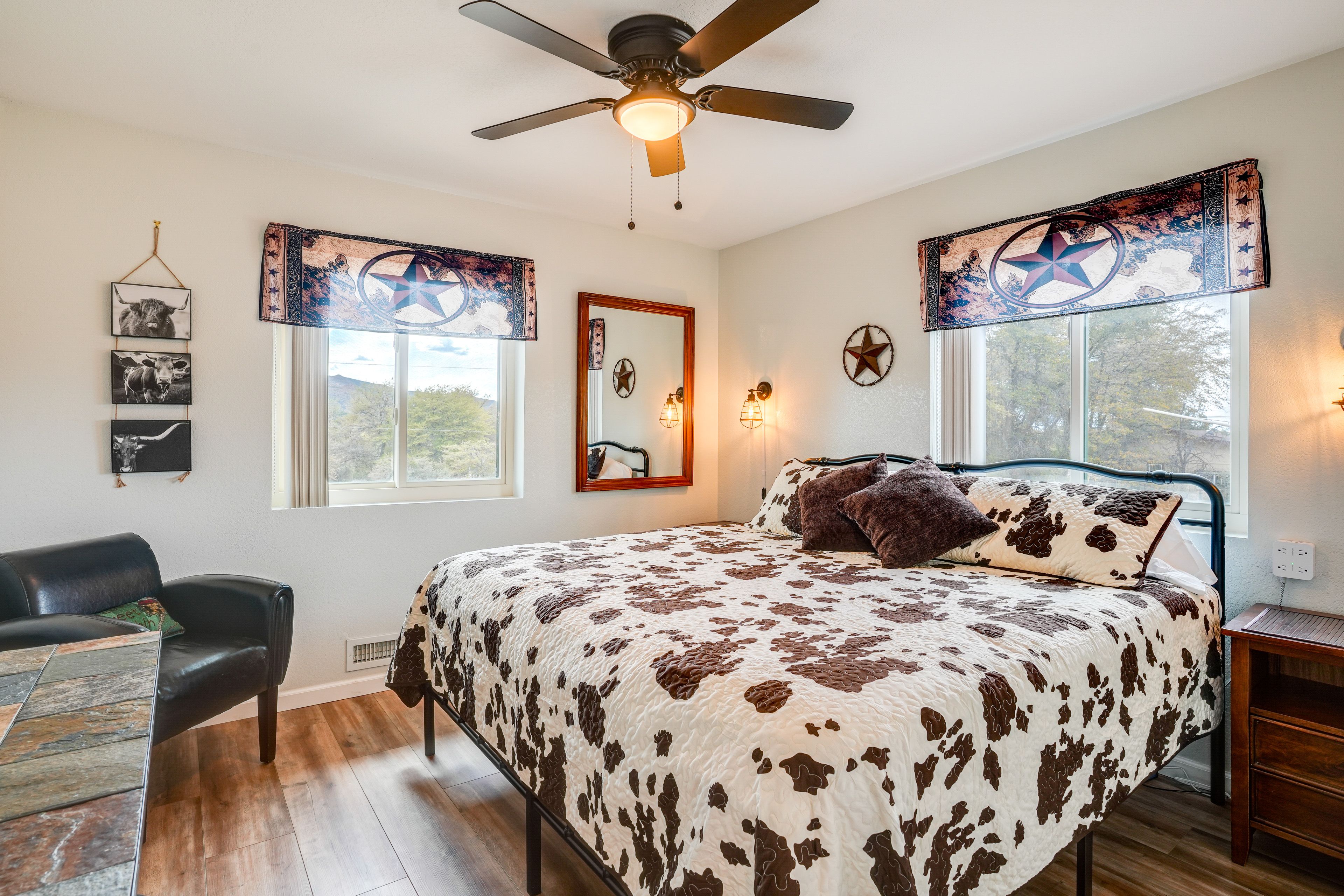 Bedroom 2 | King Bed | Smart TV