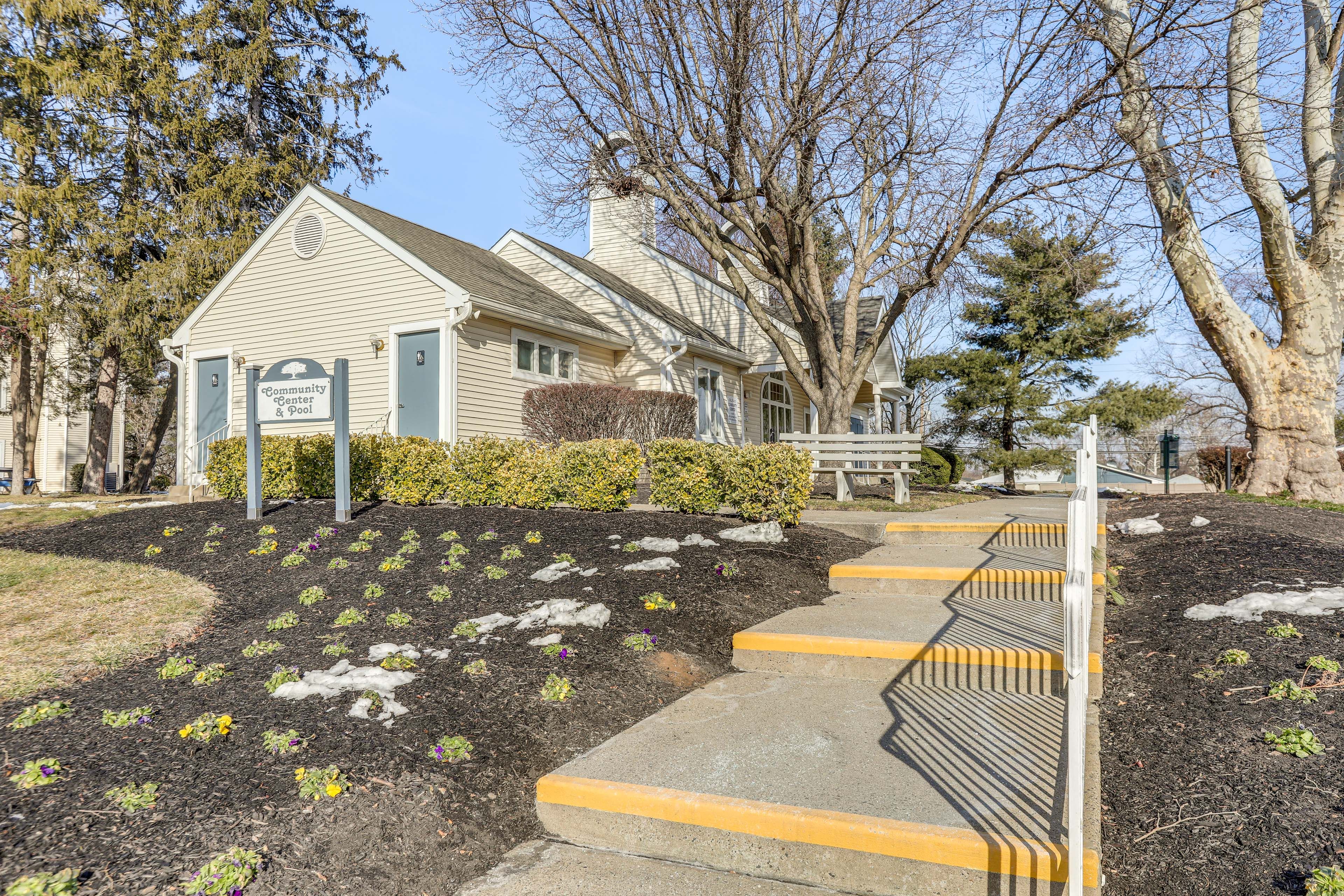 Crestwood Condominiums | Community Amenities