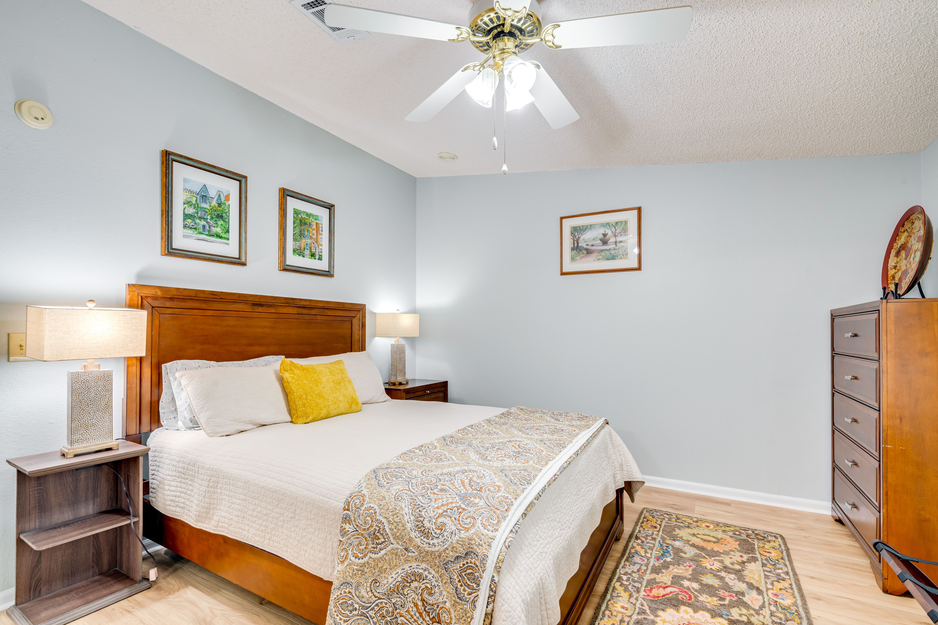 Bedroom 2 | Queen Bed