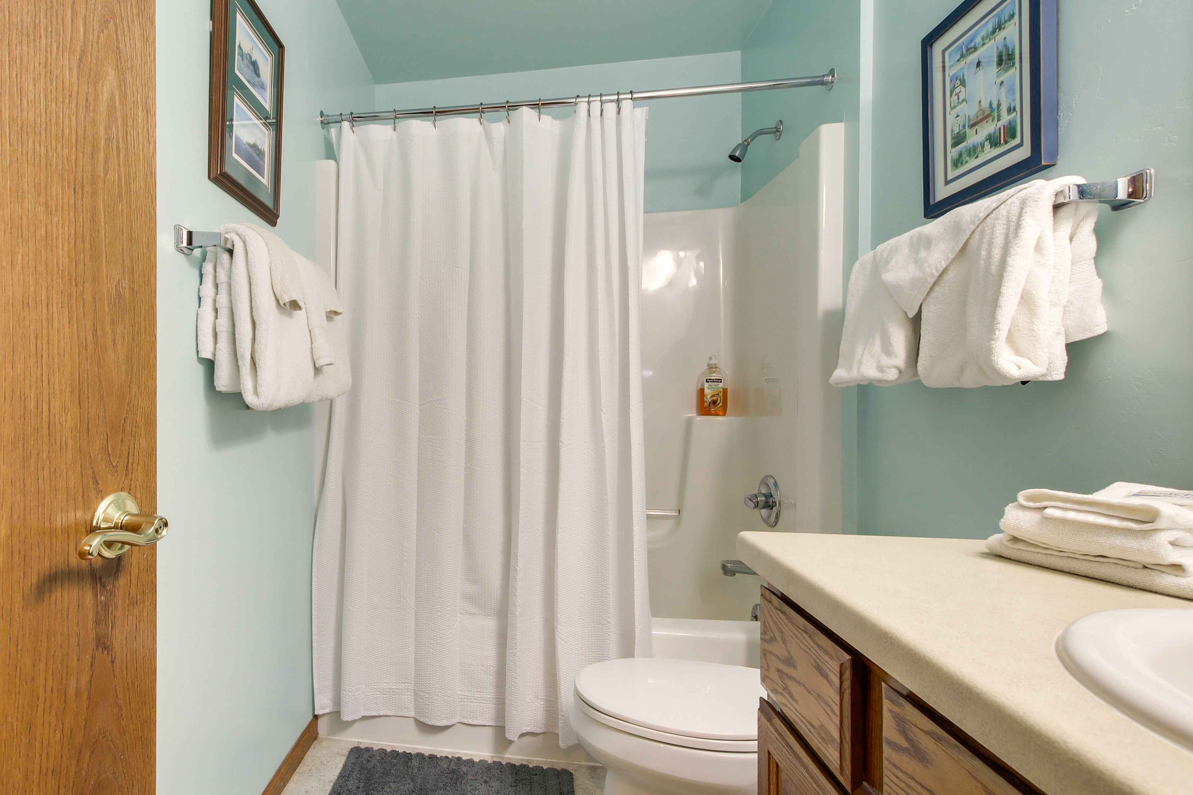 Full Bathroom