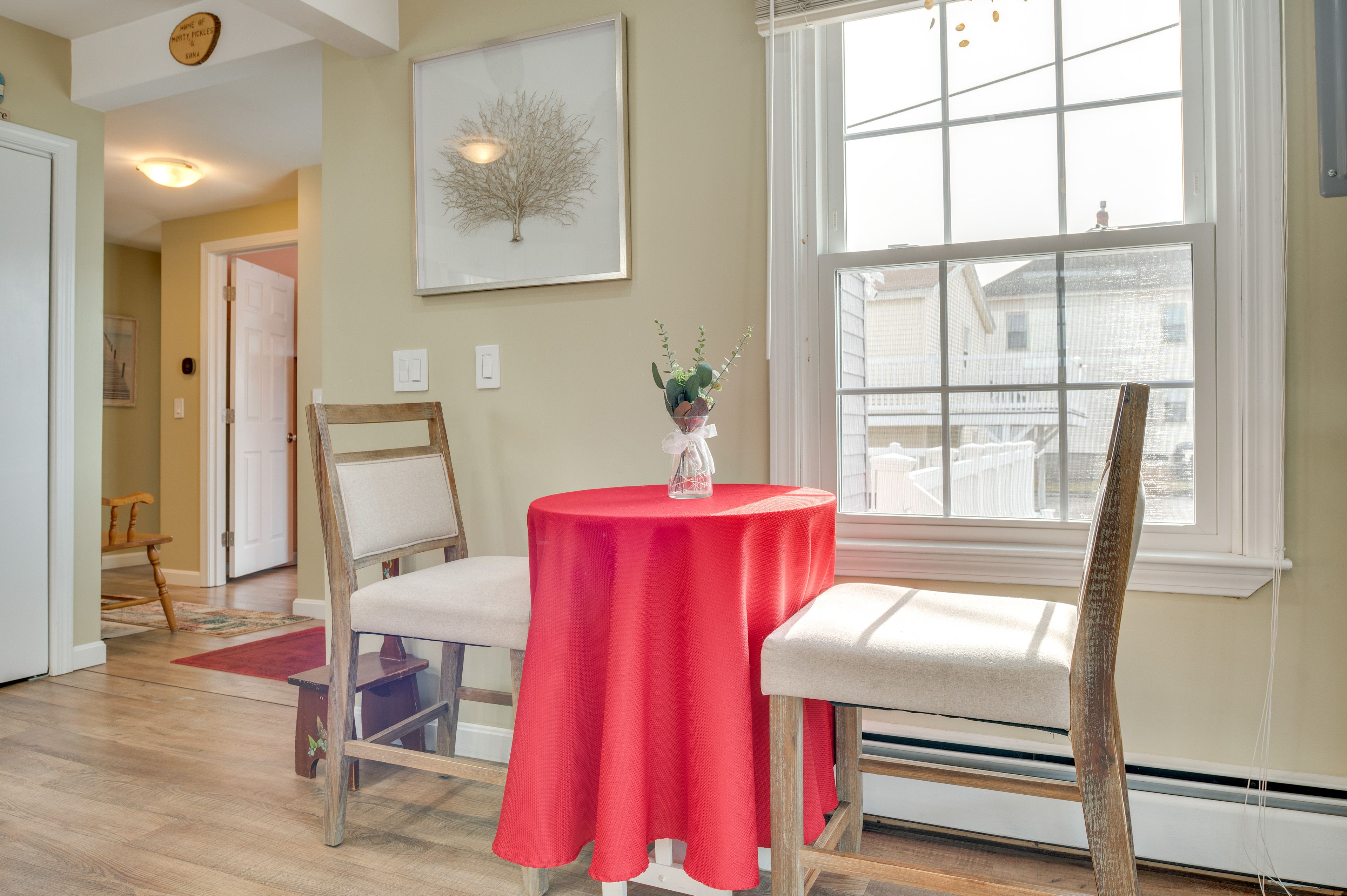 Dining Table | Dishware/Flatware